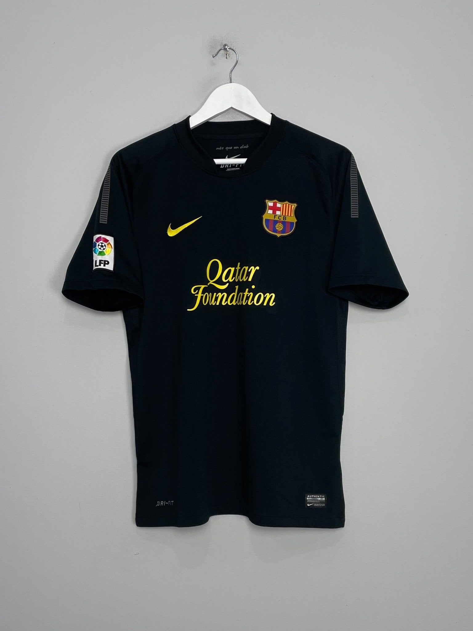 Shop 2011/12 BARCELONA MESSI #10 AWAY SHIRT (M) NIKE, classic football shirts, vintage football shirts & retro soccer jerseys at Cult Kits
