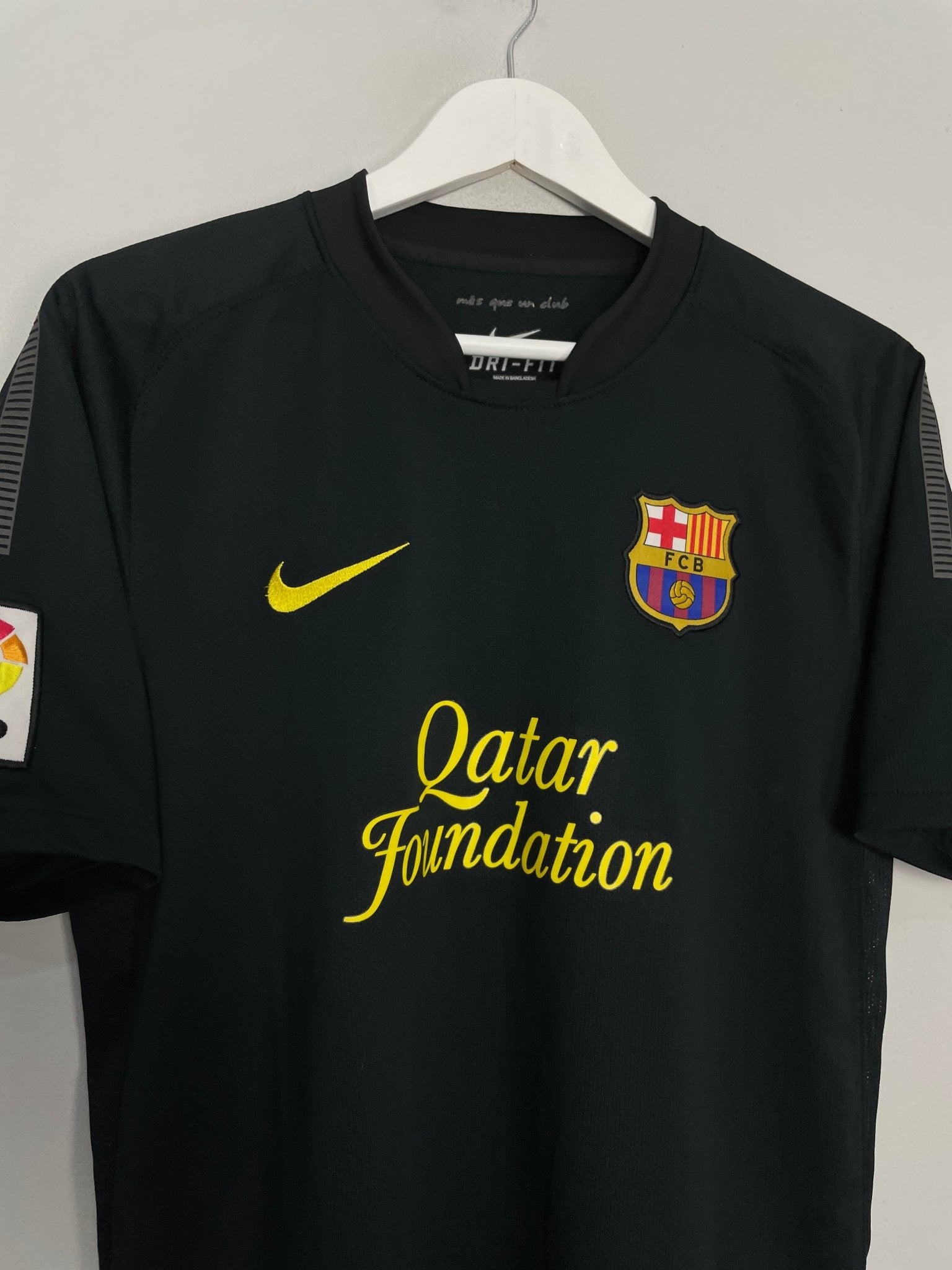 Shop 2011/12 BARCELONA MESSI #10 AWAY SHIRT (M) NIKE, classic football shirts, vintage football shirts & retro soccer jerseys at Cult Kits