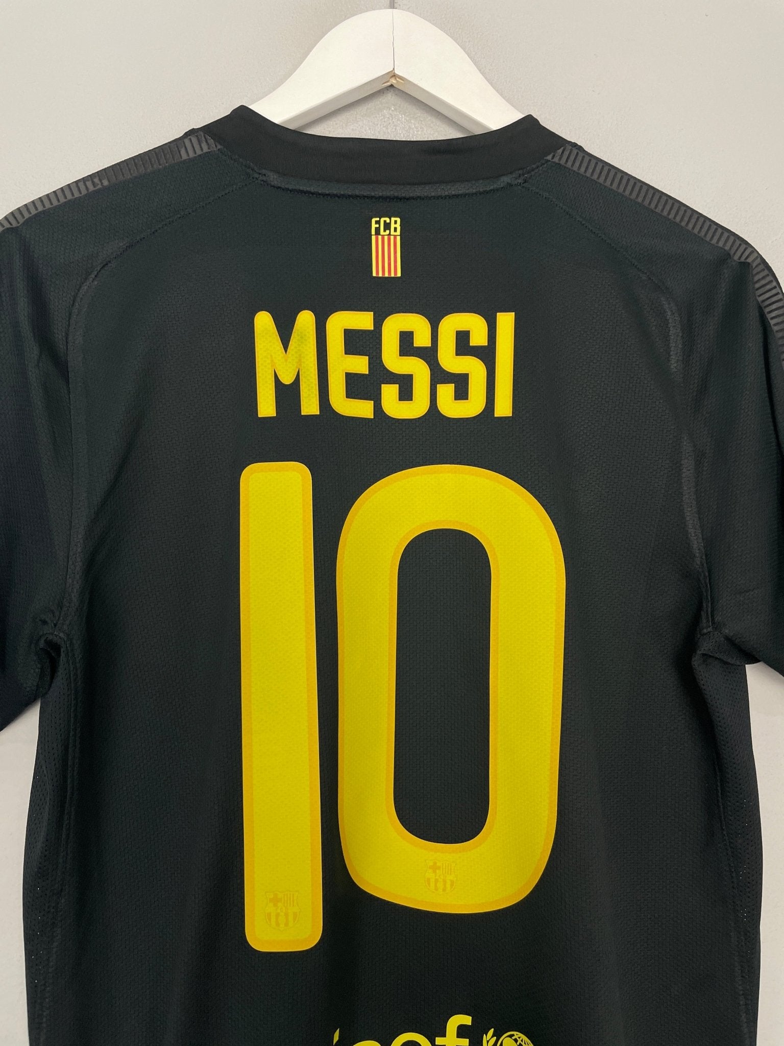 Shop 2011/12 BARCELONA MESSI #10 AWAY SHIRT (M) NIKE, classic football shirts, vintage football shirts & retro soccer jerseys at Cult Kits