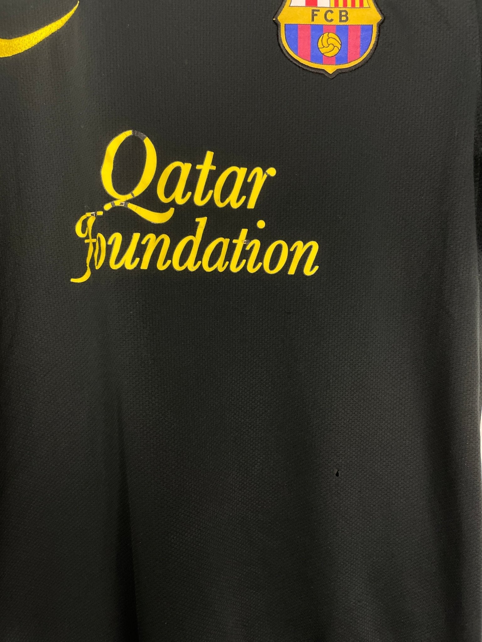 Shop 2011/12 BARCELONA MESSI #10 AWAY SHIRT (M) NIKE, classic football shirts, vintage football shirts & retro soccer jerseys at Cult Kits