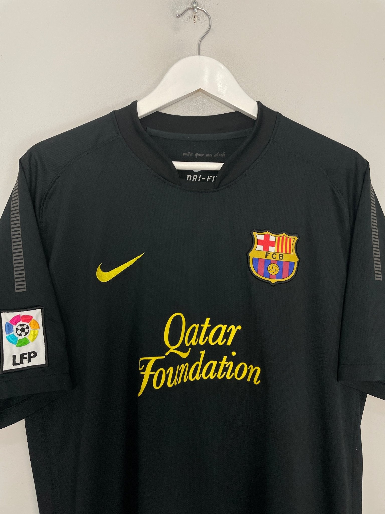 Shop 2011/12 BARCELONA MESSI #10 AWAY SHIRT (XL) NIKE, classic football shirts, vintage football shirts & retro soccer jerseys at Cult Kits