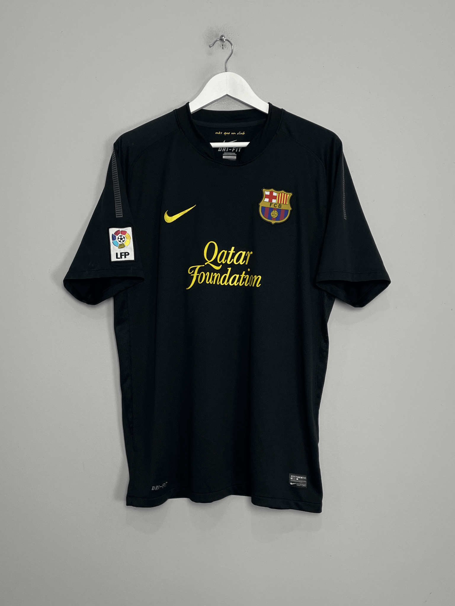 Shop 2011/12 BARCELONA MESSI #10 AWAY SHIRT (XL) NIKE, classic football shirts, vintage football shirts & retro soccer jerseys at Cult Kits