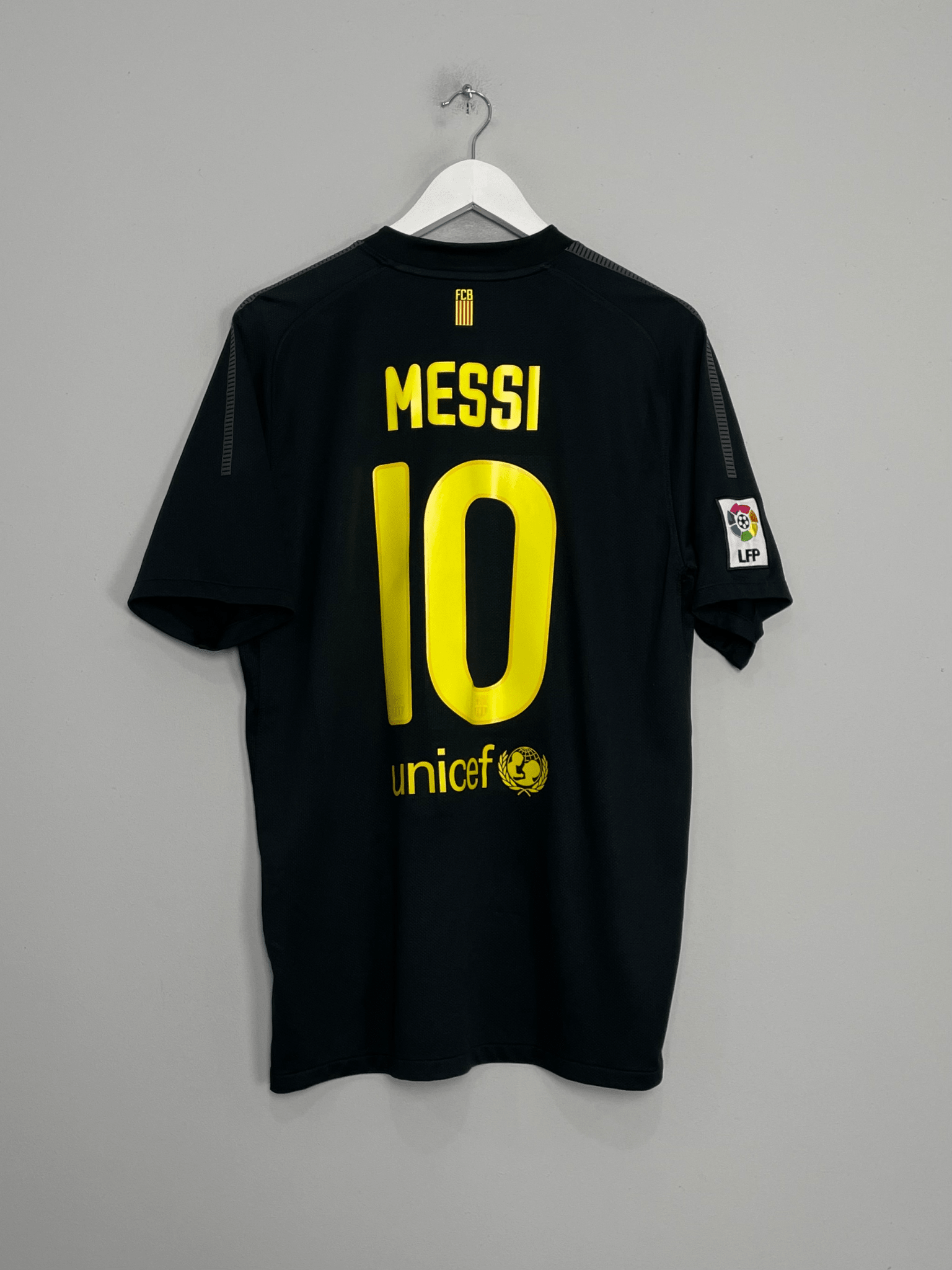 Shop 2011/12 BARCELONA MESSI #10 AWAY SHIRT (XL) NIKE, classic football shirts, vintage football shirts & retro soccer jerseys at Cult Kits