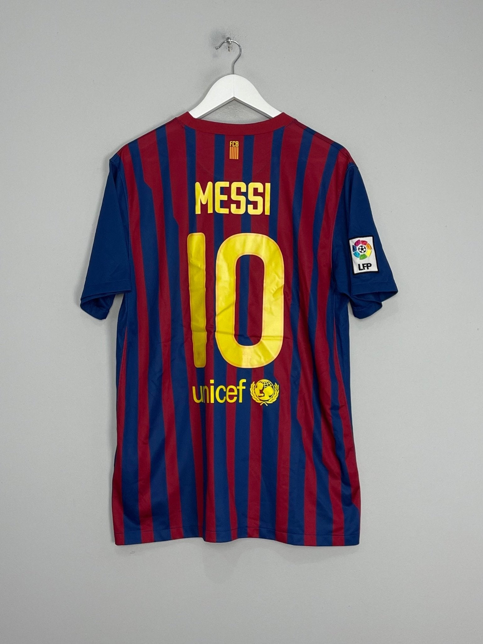 Shop 2011/12 BARCELONA MESSI #10 HOME SHIRT (L) NIKE, classic football shirts, vintage football shirts & retro soccer jerseys at Cult Kits