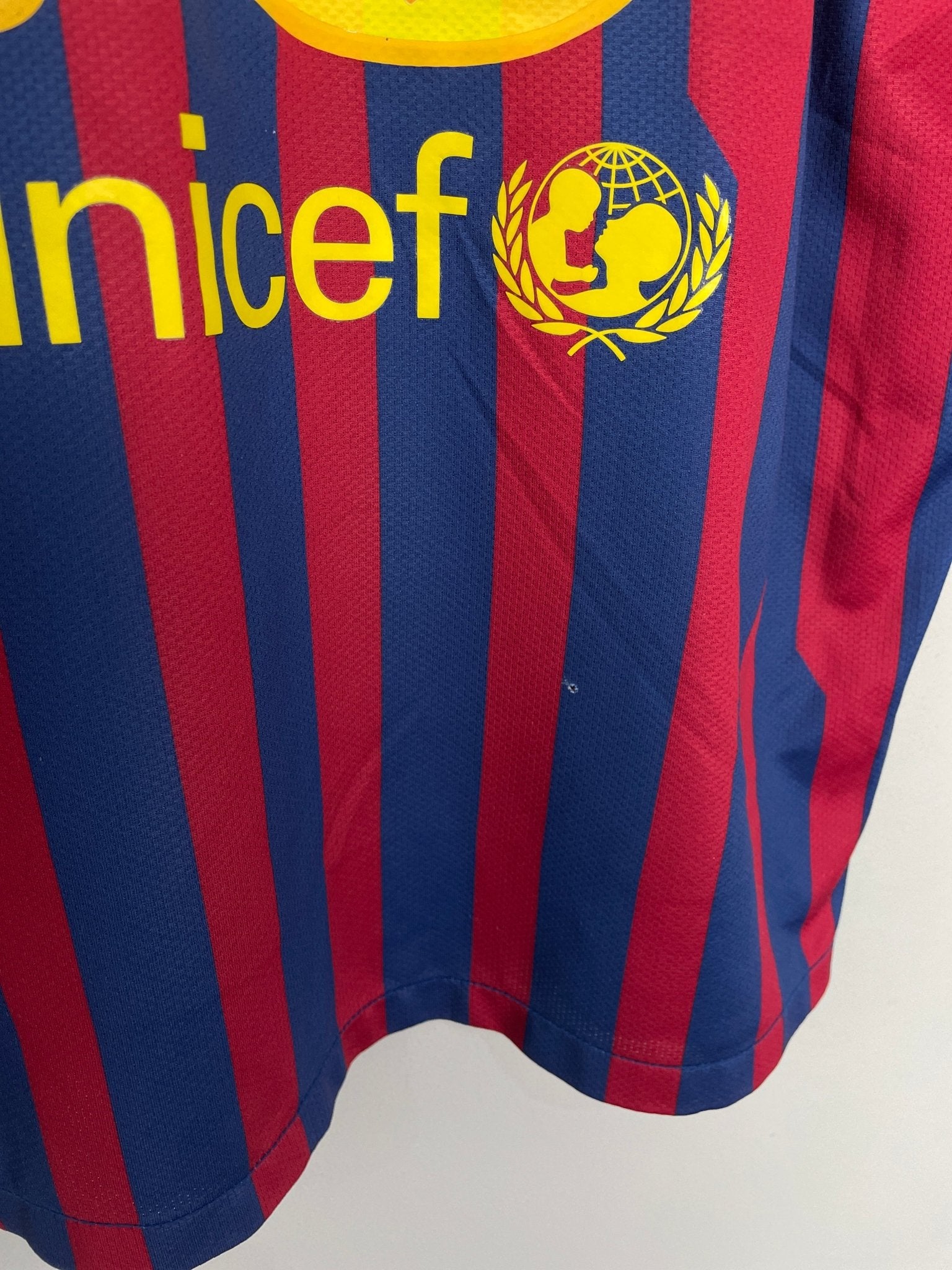 Shop 2011/12 BARCELONA MESSI #10 HOME SHIRT (L) NIKE, classic football shirts, vintage football shirts & retro soccer jerseys at Cult Kits