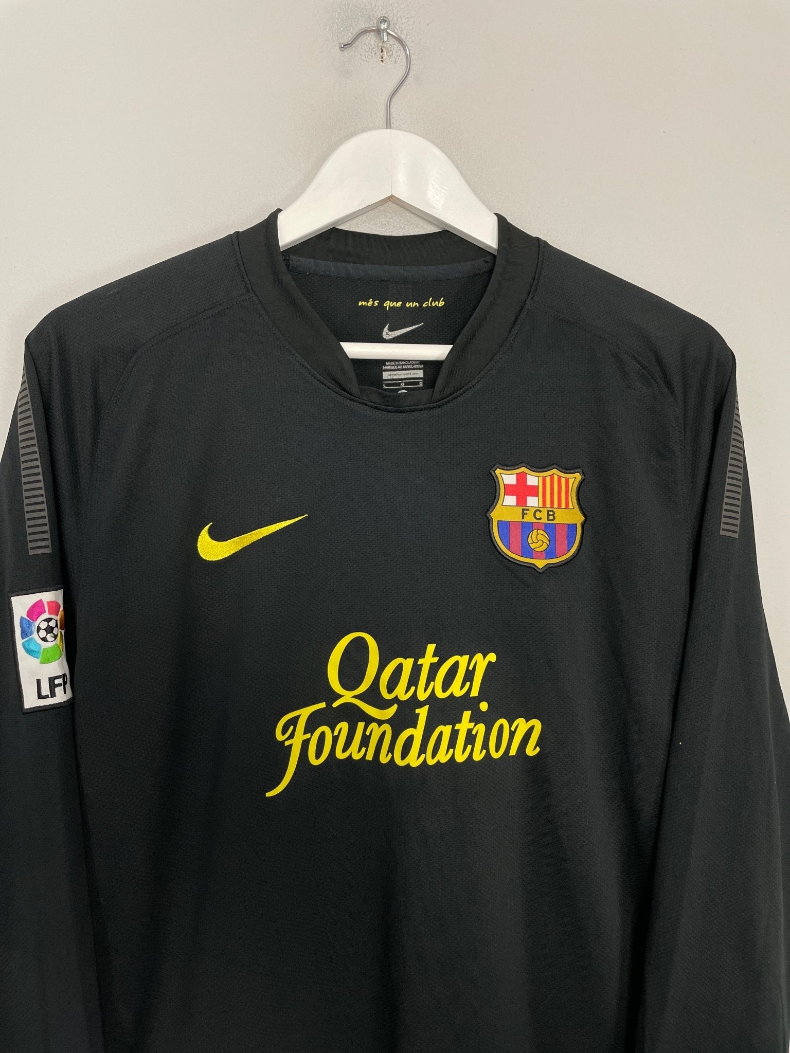 Shop 2011/12 BARCELONA MESSI #10 L/S AWAY SHIRT (L) NIKE, classic football shirts, vintage football shirts & retro soccer jerseys at Cult Kits