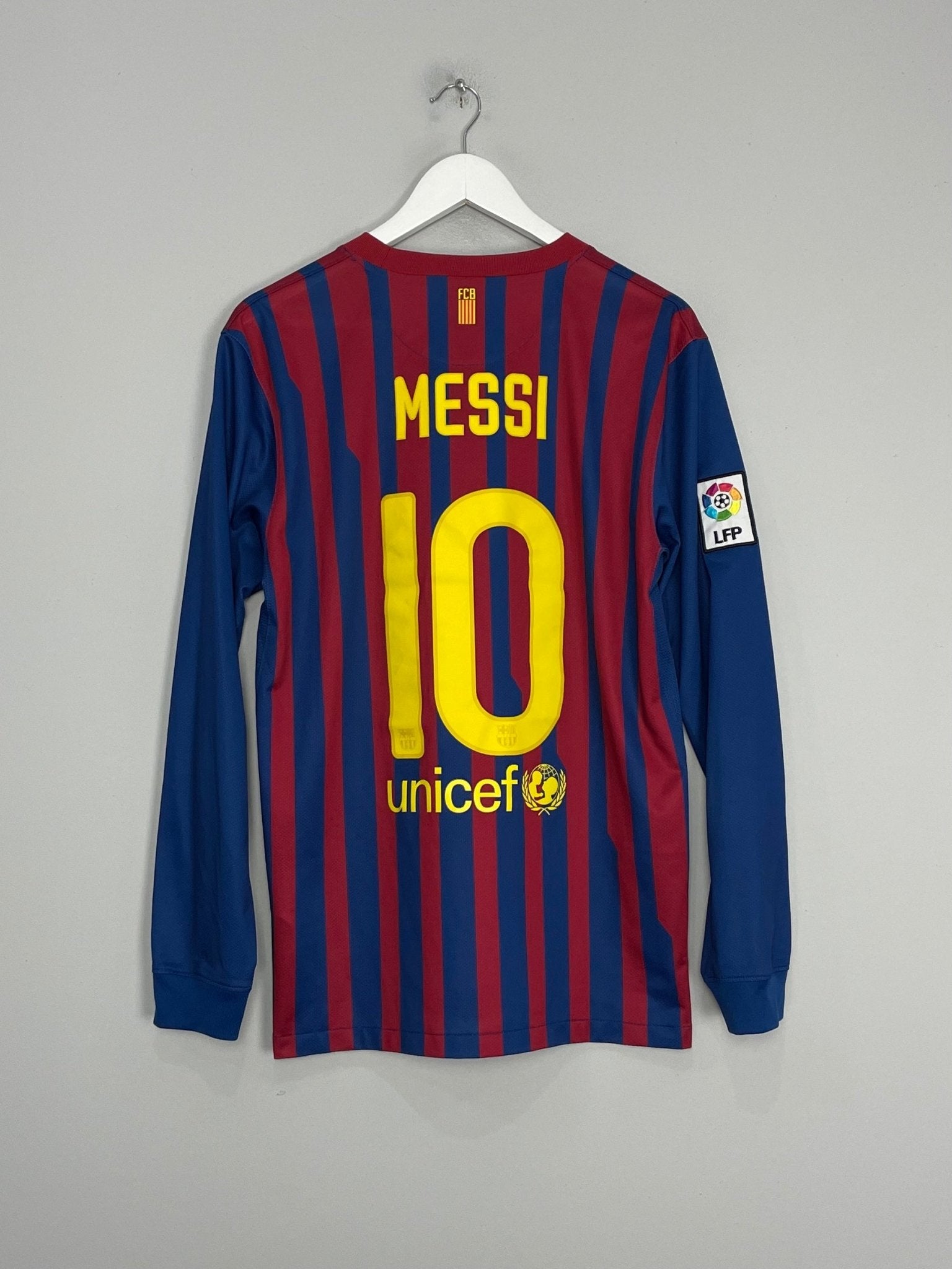 Shop 2011/12 BARCELONA MESSI #10 L/S HOME SHIRT (M) NIKE, classic football shirts, vintage football shirts & retro soccer jerseys at Cult Kits