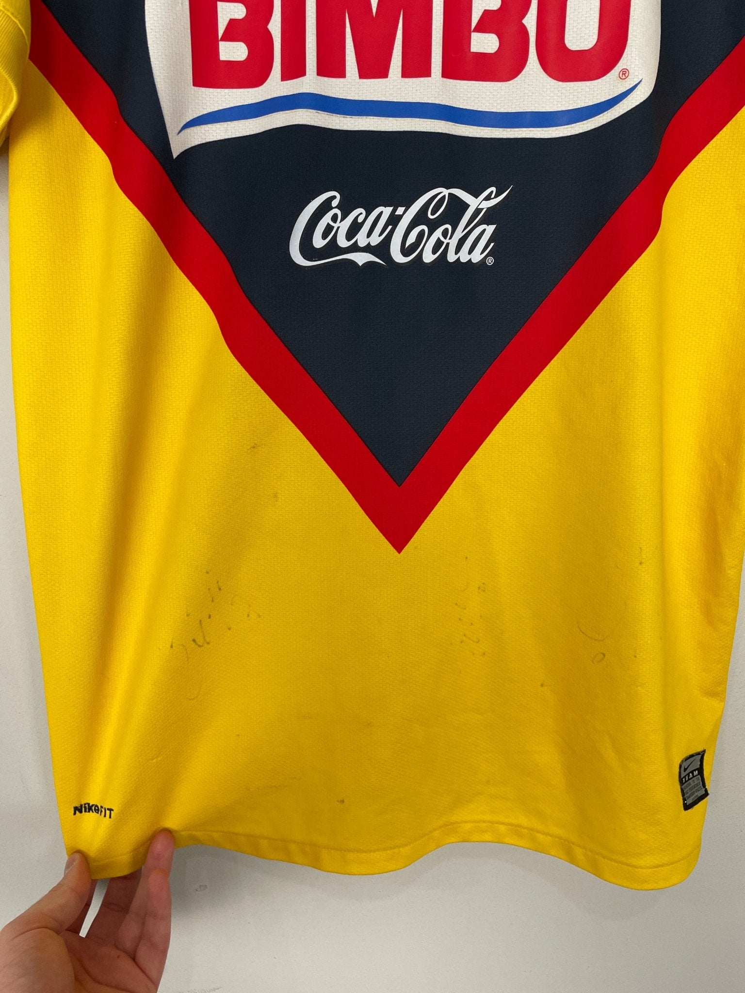 Shop 2011/12 CLUB AMERICA *SIGNED* HOME SHIRT (L) NIKE, classic football shirts, vintage football shirts & retro soccer jerseys at Cult Kits