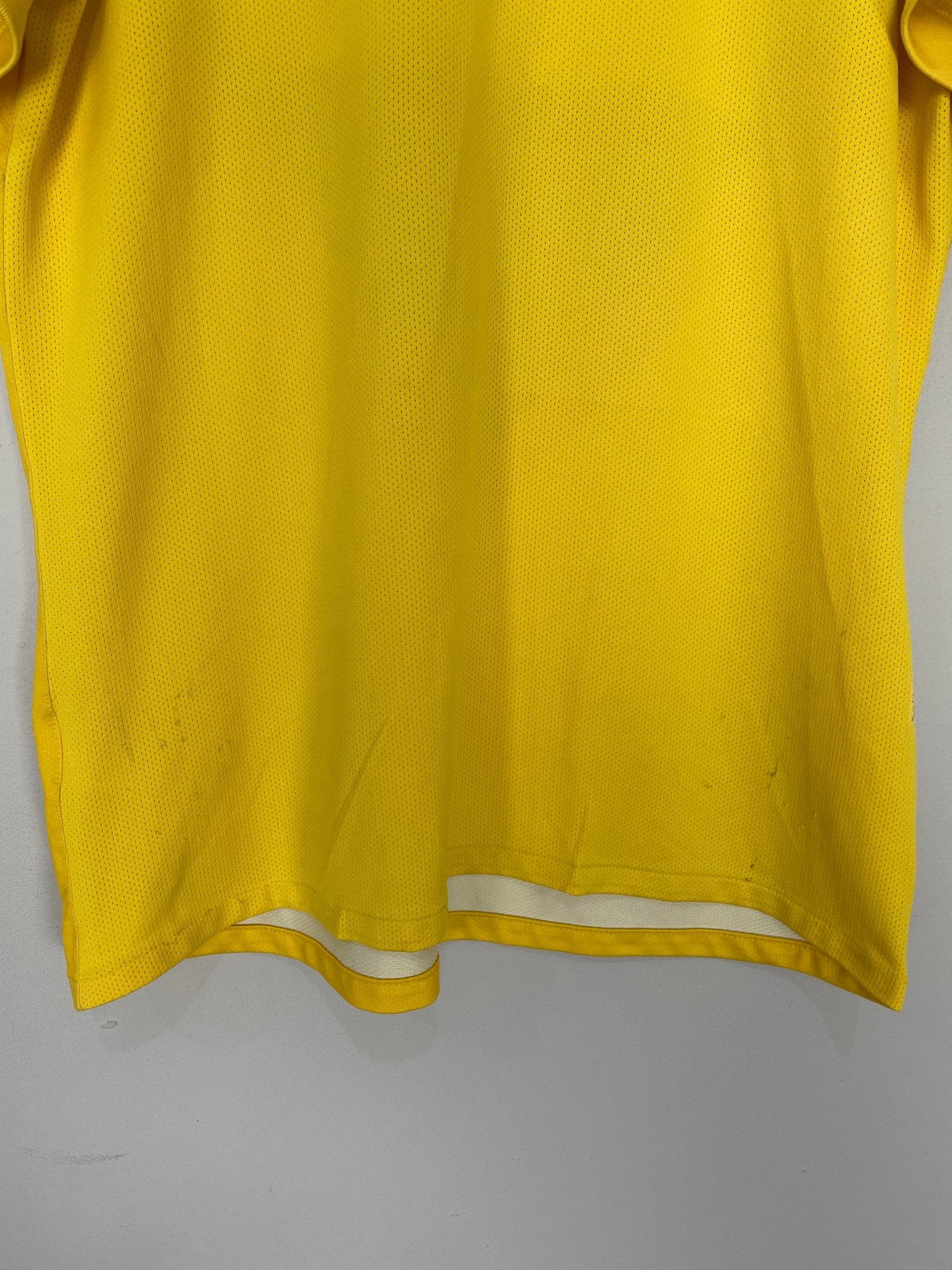 Shop 2011/12 CLUB AMERICA *SIGNED* HOME SHIRT (L) NIKE, classic football shirts, vintage football shirts & retro soccer jerseys at Cult Kits