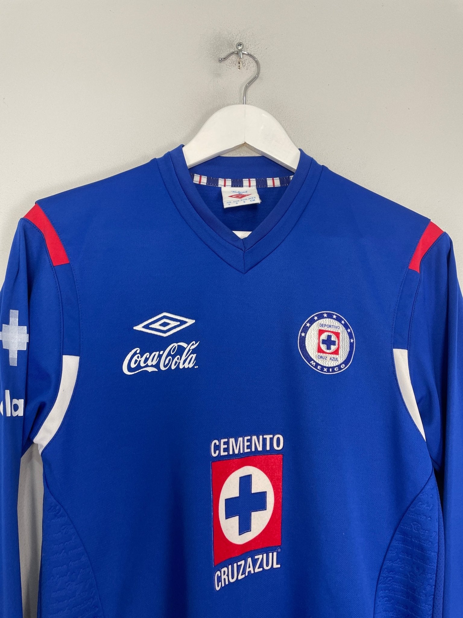 Shop 2011/12 CRUZ AZUL L/S HOME SHIRT (S) UMBRO, classic football shirts, vintage football shirts & retro soccer jerseys at Cult Kits