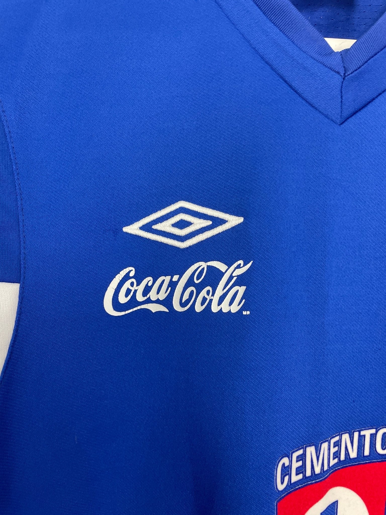 Shop 2011/12 CRUZ AZUL L/S HOME SHIRT (S) UMBRO, classic football shirts, vintage football shirts & retro soccer jerseys at Cult Kits