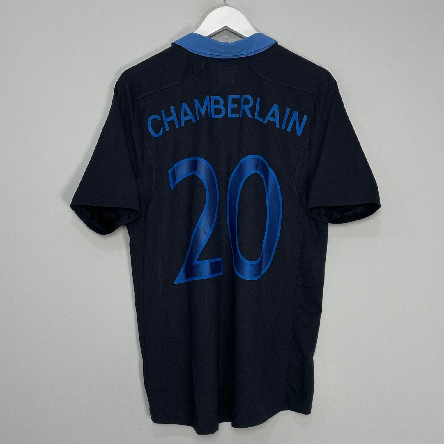 Shop 2011/12 ENGLAND CHAMBERLAIN #20 AWAY SHIRT (L) UMBRO, classic football shirts, vintage football shirts & retro soccer jerseys at Cult Kits