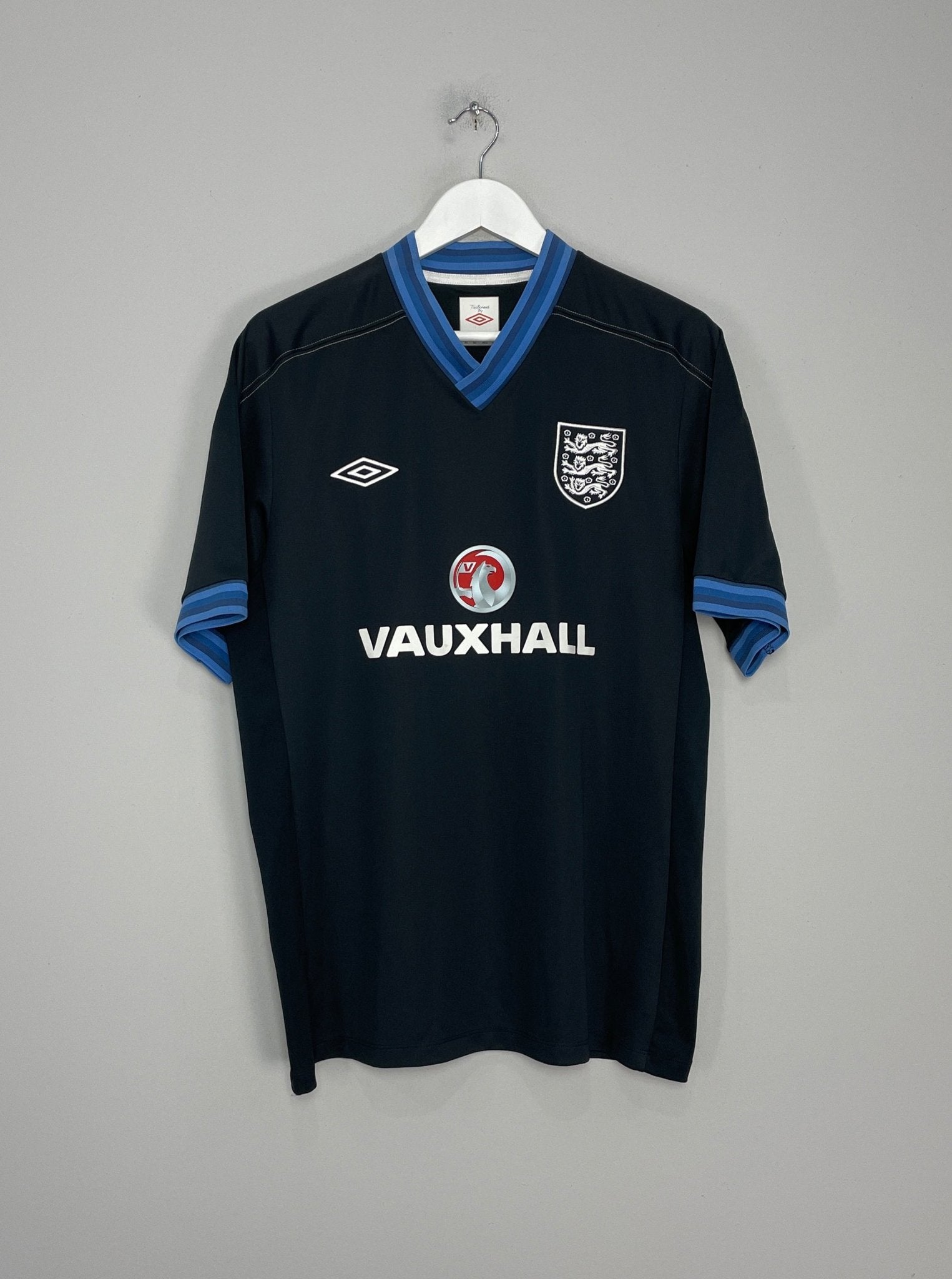 Shop 2011/12 ENGLAND TRAINING SHIRT (XL) UMBRO, classic football shirts, vintage football shirts & retro soccer jerseys at Cult Kits