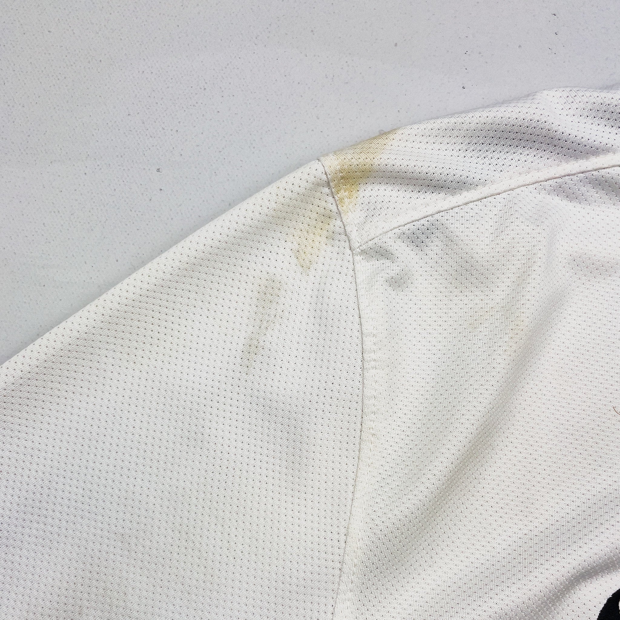 Buy 2011/12 Inter Milan Sneijder 10 Away Shirt (L) Nike ~ Free worldwide shipping ~ Authentic Vintage Football Shirts from Cult Kits