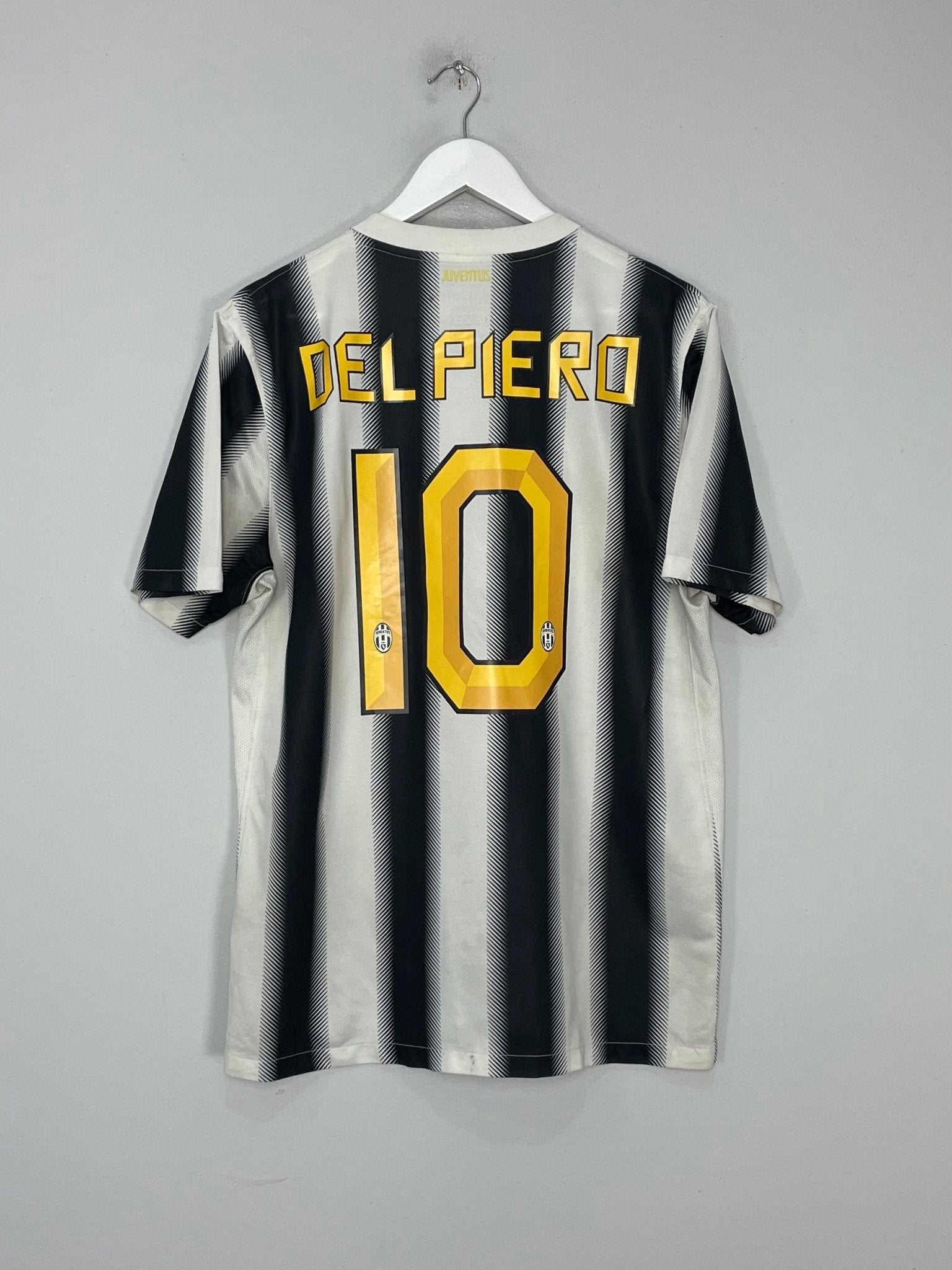 Shop 2011/12 JUVENTUS DEL PIERO #10 HOME SHIRT (L) NIKE, classic football shirts, vintage football shirts & retro soccer jerseys at Cult Kits