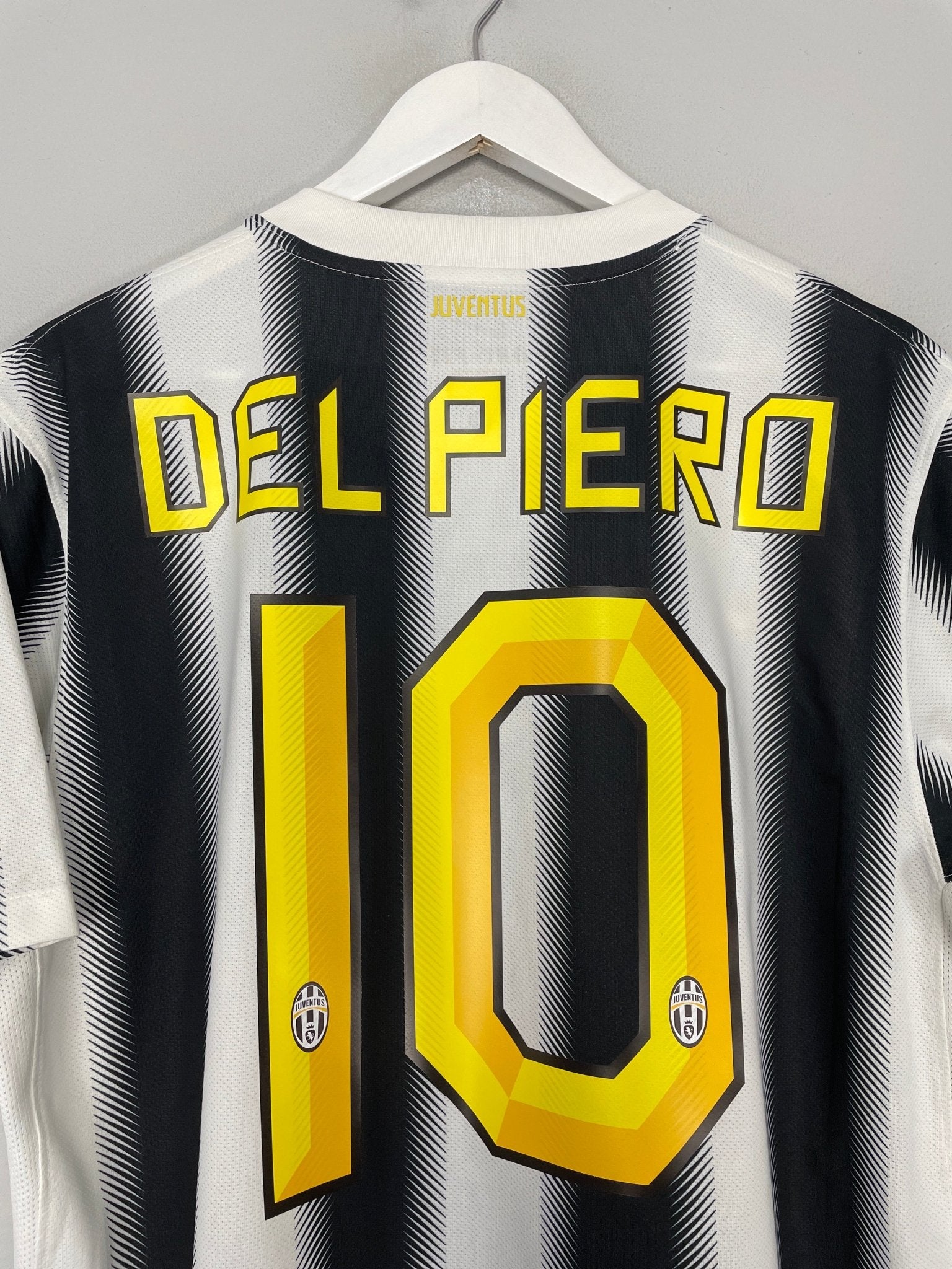 Shop 2011/12 JUVENTUS DEL PIERO #10 HOME SHIRT (L) NIKE, classic football shirts, vintage football shirts & retro soccer jerseys at Cult Kits