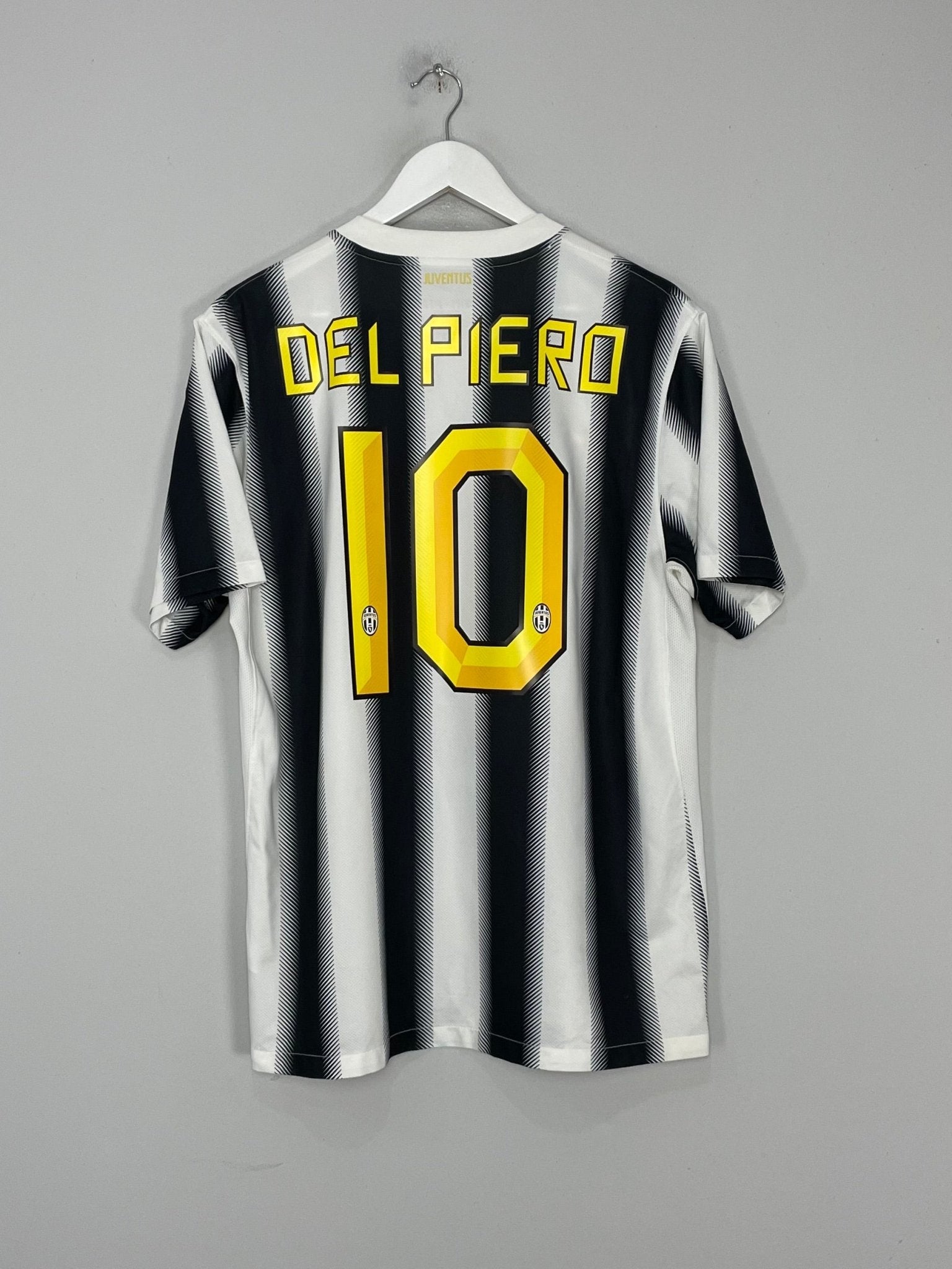 Shop 2011/12 JUVENTUS DEL PIERO #10 HOME SHIRT (L) NIKE, classic football shirts, vintage football shirts & retro soccer jerseys at Cult Kits