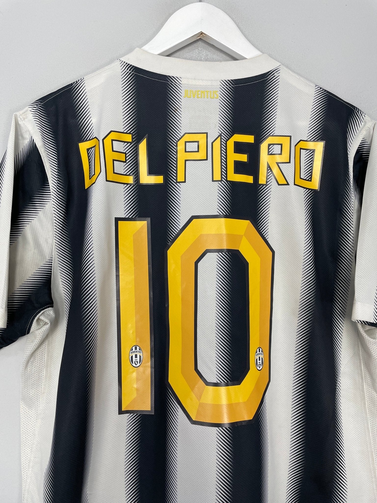 Shop 2011/12 JUVENTUS DEL PIERO #10 HOME SHIRT (L) NIKE, classic football shirts, vintage football shirts & retro soccer jerseys at Cult Kits