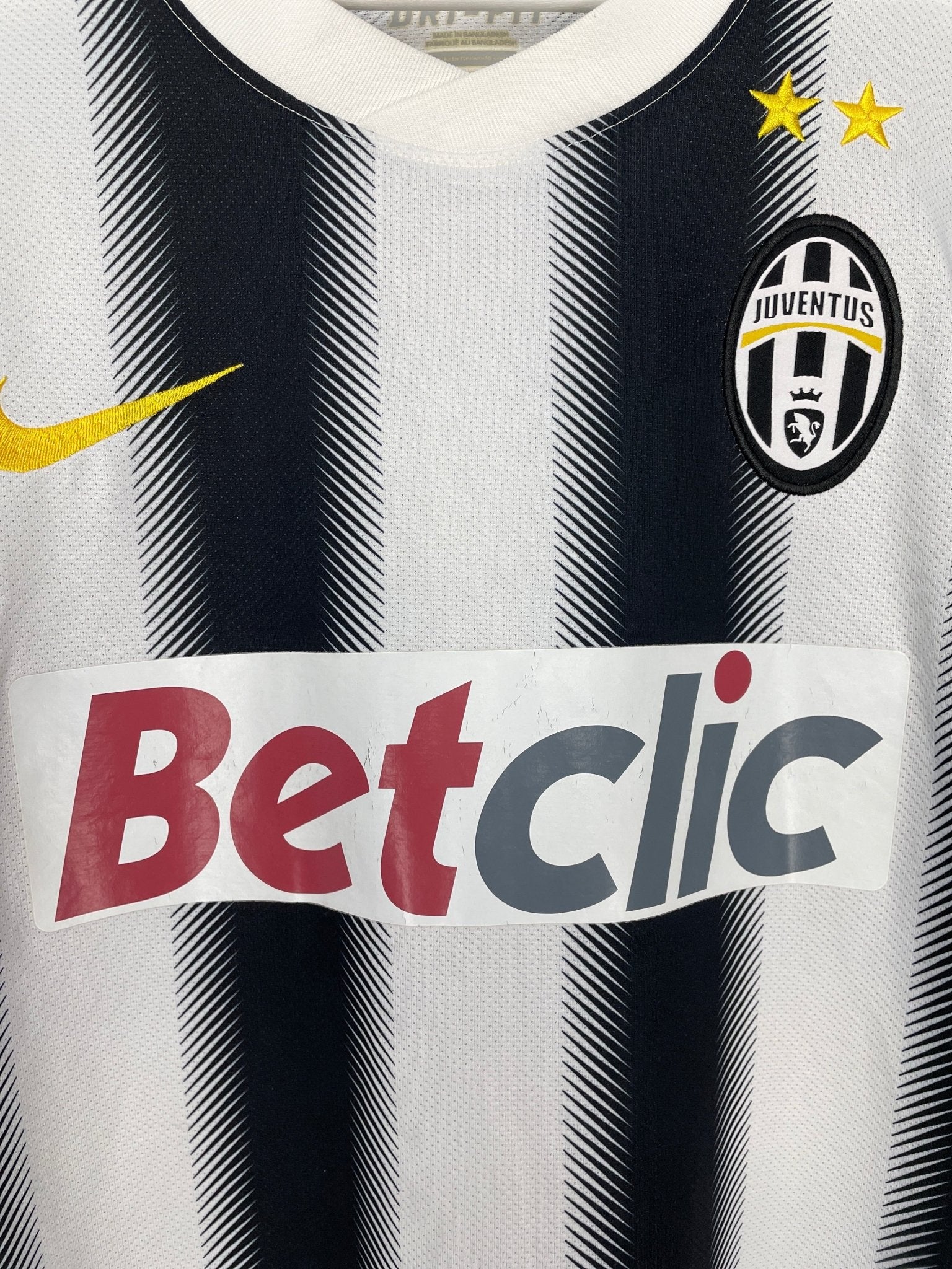 Shop 2011/12 JUVENTUS DEL PIERO #10 HOME SHIRT (L) NIKE, classic football shirts, vintage football shirts & retro soccer jerseys at Cult Kits