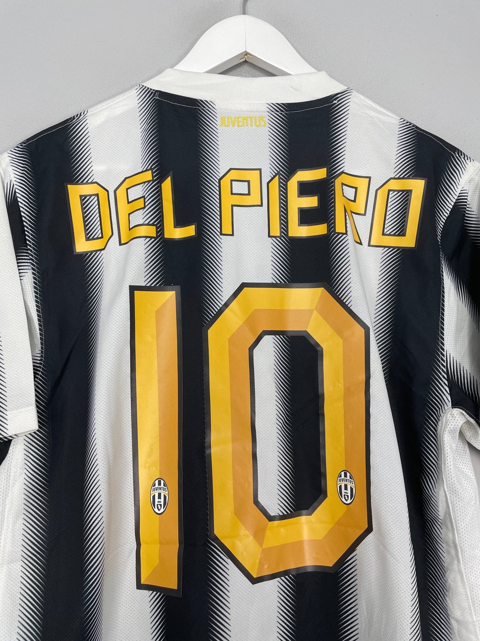 Shop 2011/12 JUVENTUS DEL PIERO #10 HOME SHIRT (M) NIKE, classic football shirts, vintage football shirts & retro soccer jerseys at Cult Kits