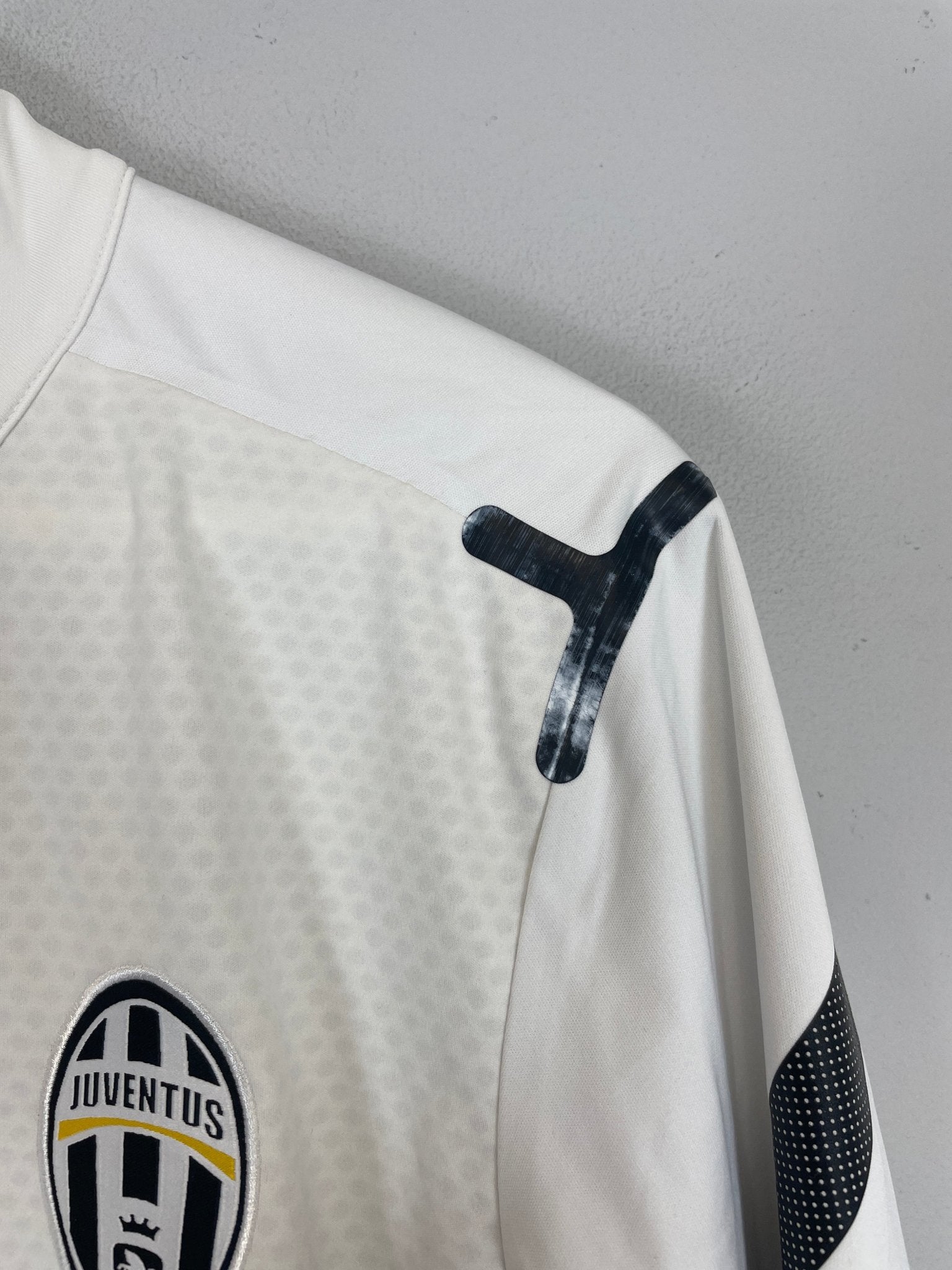 Shop 2011/12 JUVENTUS TRAINING TOP (M) NIKE, classic football shirts, vintage football shirts & retro soccer jerseys at Cult Kits