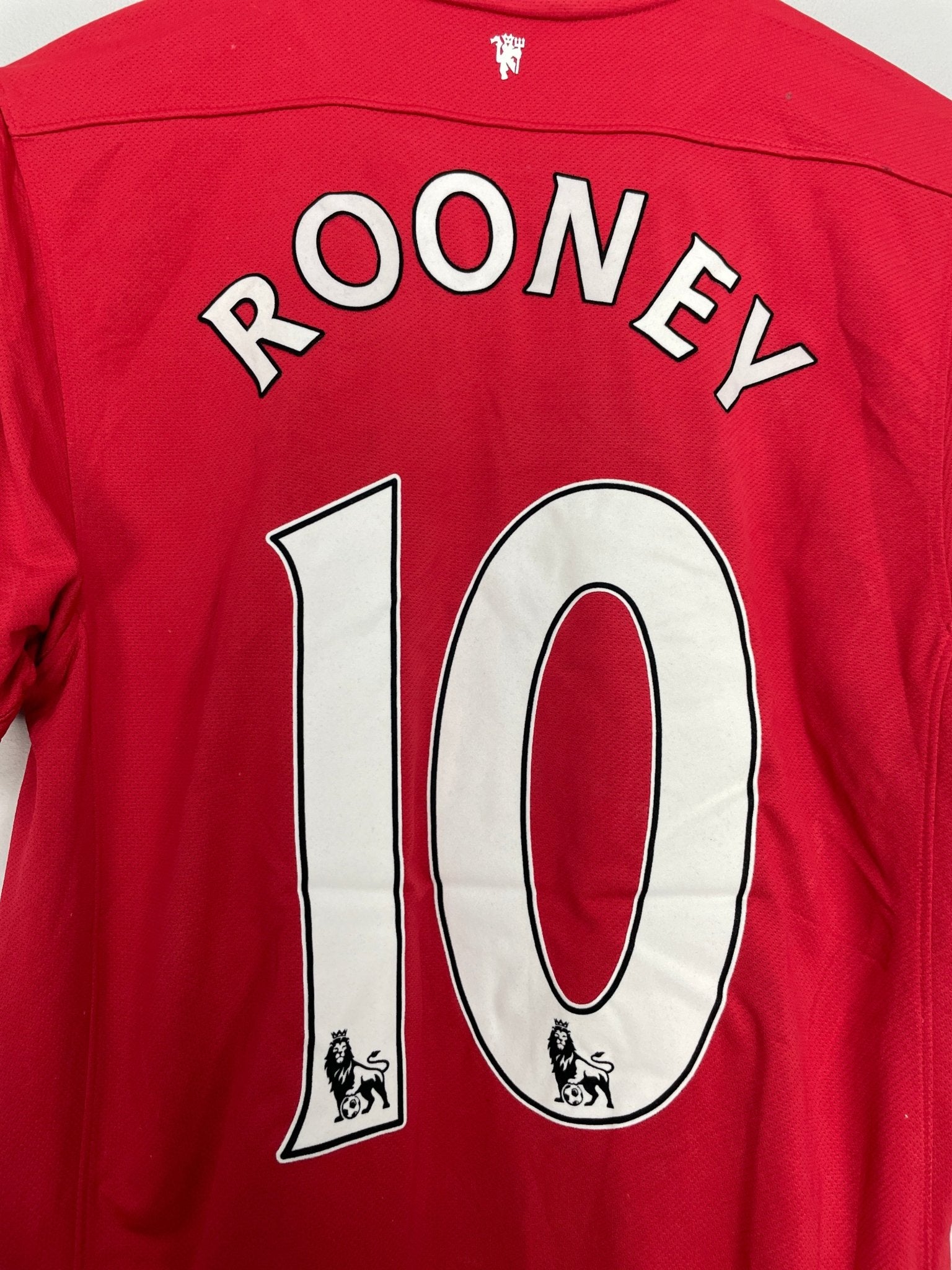 Shop 2011/12 MANCHESTER UNITED ROONEY #10 HOME SHIRT (M) NIKE, classic football shirts, vintage football shirts & retro soccer jerseys at Cult Kits
