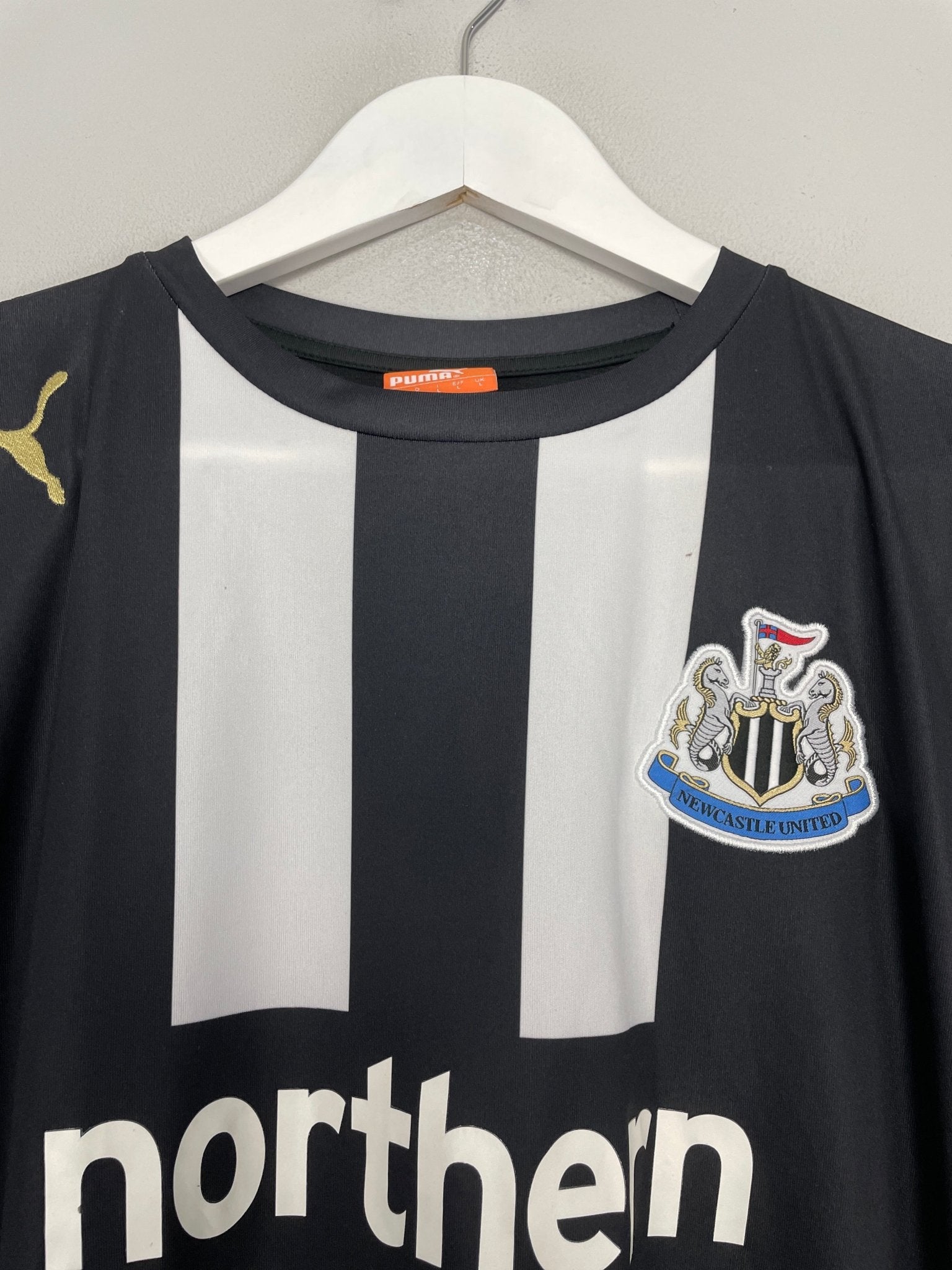 Shop 2011/12 NEWCASTLE UNITED BEN ARFA #10 HOME SHIRT (L) PUMA, classic football shirts, vintage football shirts & retro soccer jerseys at Cult Kits