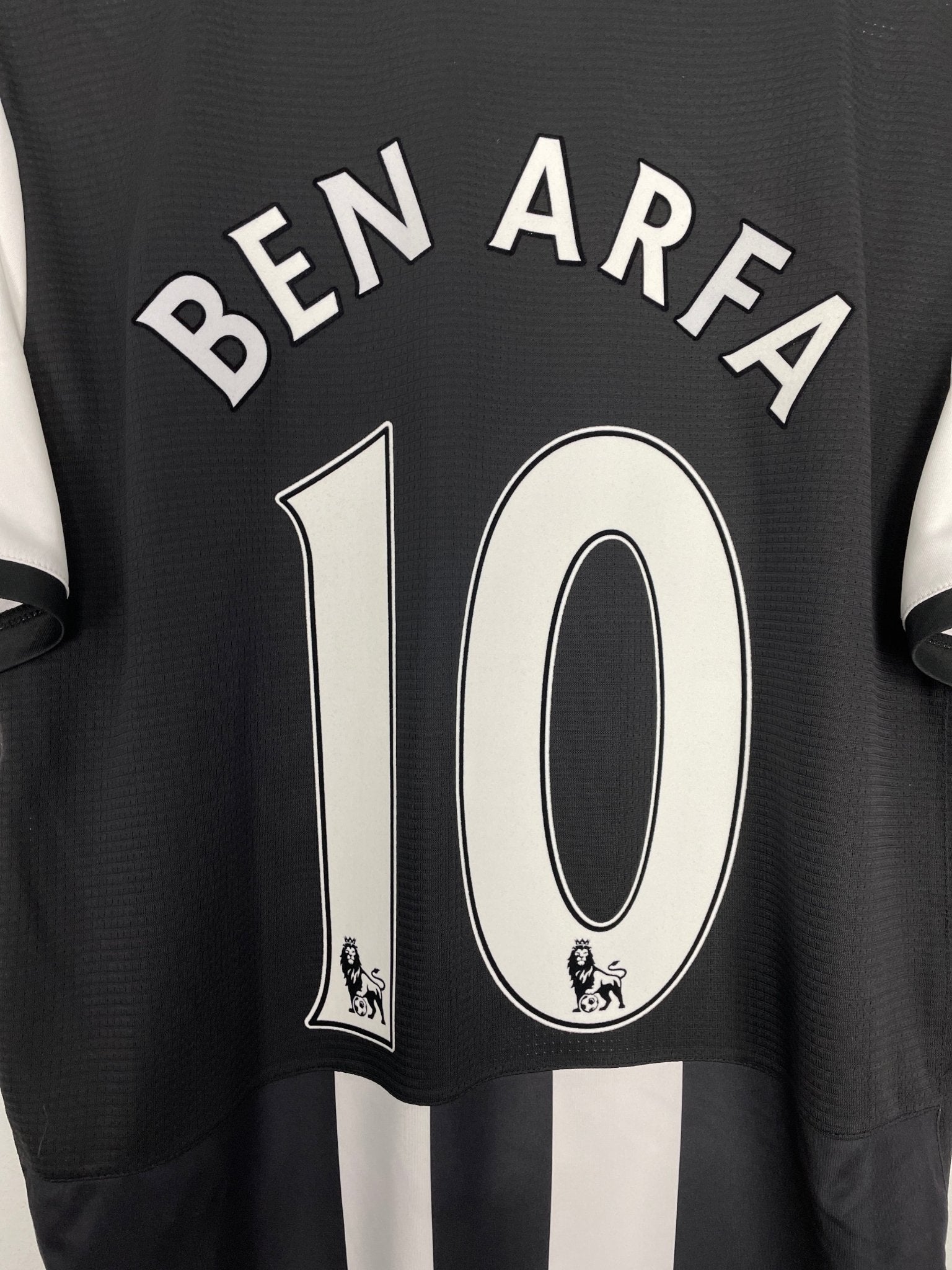 Shop 2011/12 NEWCASTLE UNITED BEN ARFA #10 HOME SHIRT (L) PUMA, classic football shirts, vintage football shirts & retro soccer jerseys at Cult Kits