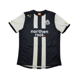 Buy 2011/12 NEWCASTLE UNITED CISSE 9 HOME SHIRT (L) PUMA ~ Free worldwide shipping available ~ Authentic Vintage Football Shirts from Cult Kits