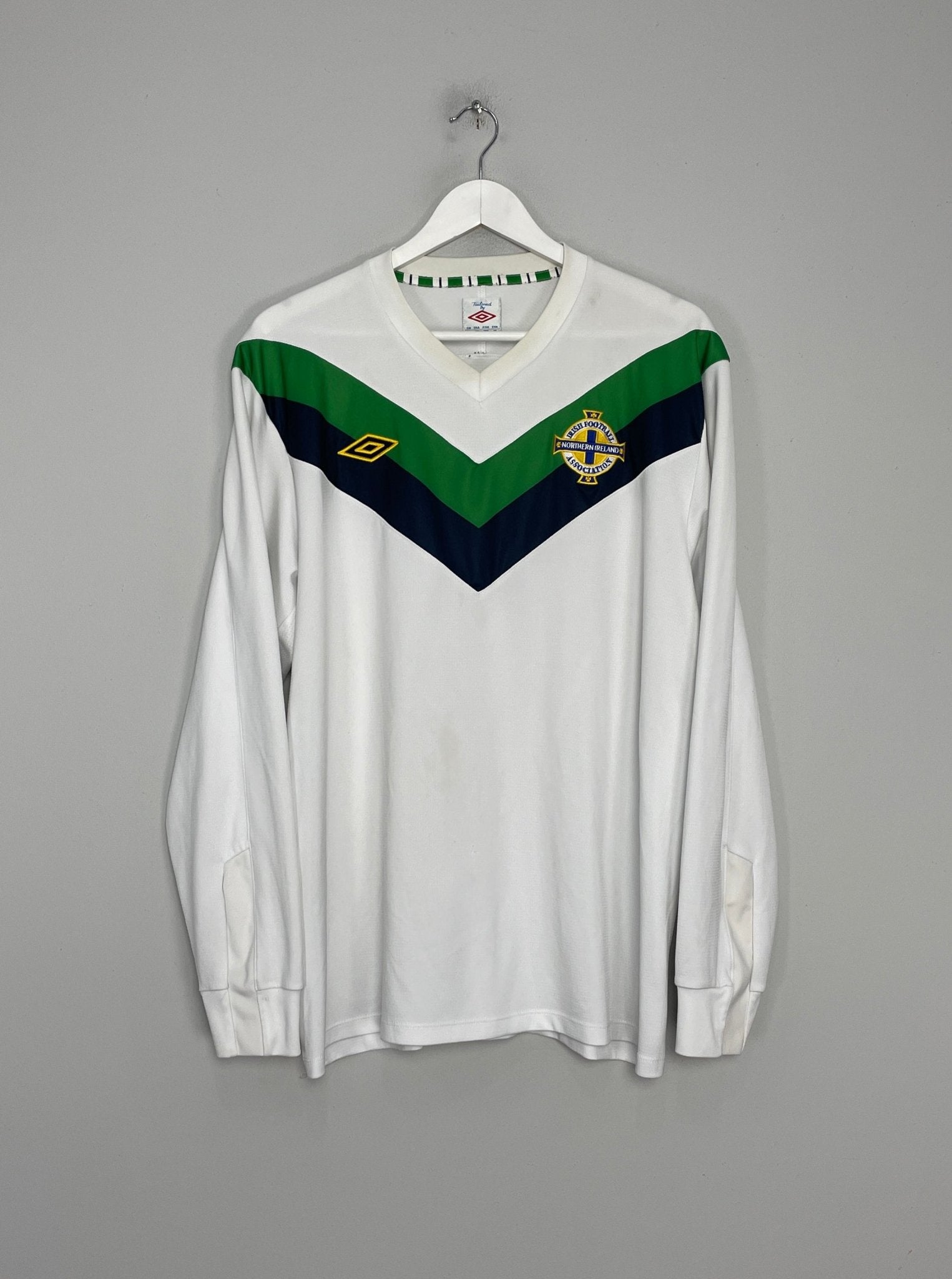 Shop 2011/12 NORTHERN IRELAND L/S HOME SHIRT (XL) UMBRO, classic football shirts, vintage football shirts & retro soccer jerseys at Cult Kits