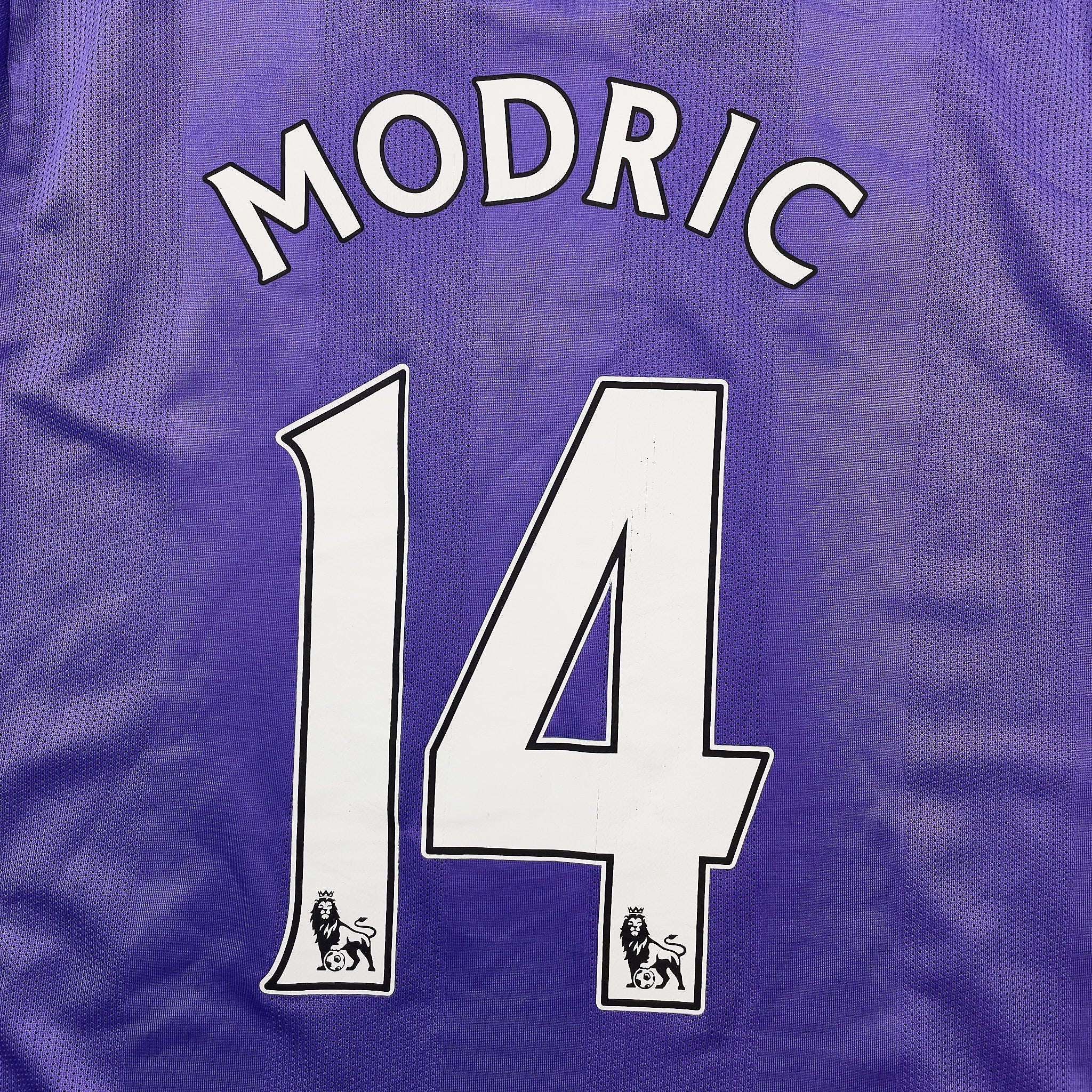 Buy 2011/12 Tottenham Modric 14 Away Shirt (L) Puma ~ Free worldwide shipping available ~ Authentic Vintage Football Shirts from Cult Kits