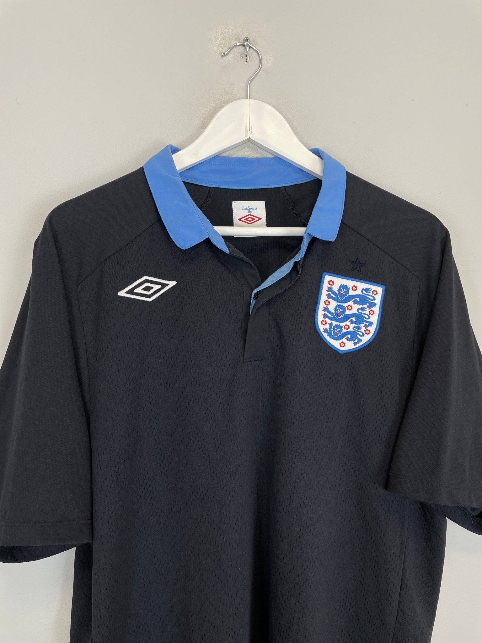 Shop 2011/13 ENGLAND AWAY SHIRT (L) UMBRO, classic football shirts, vintage football shirts & retro soccer jerseys at Cult Kits
