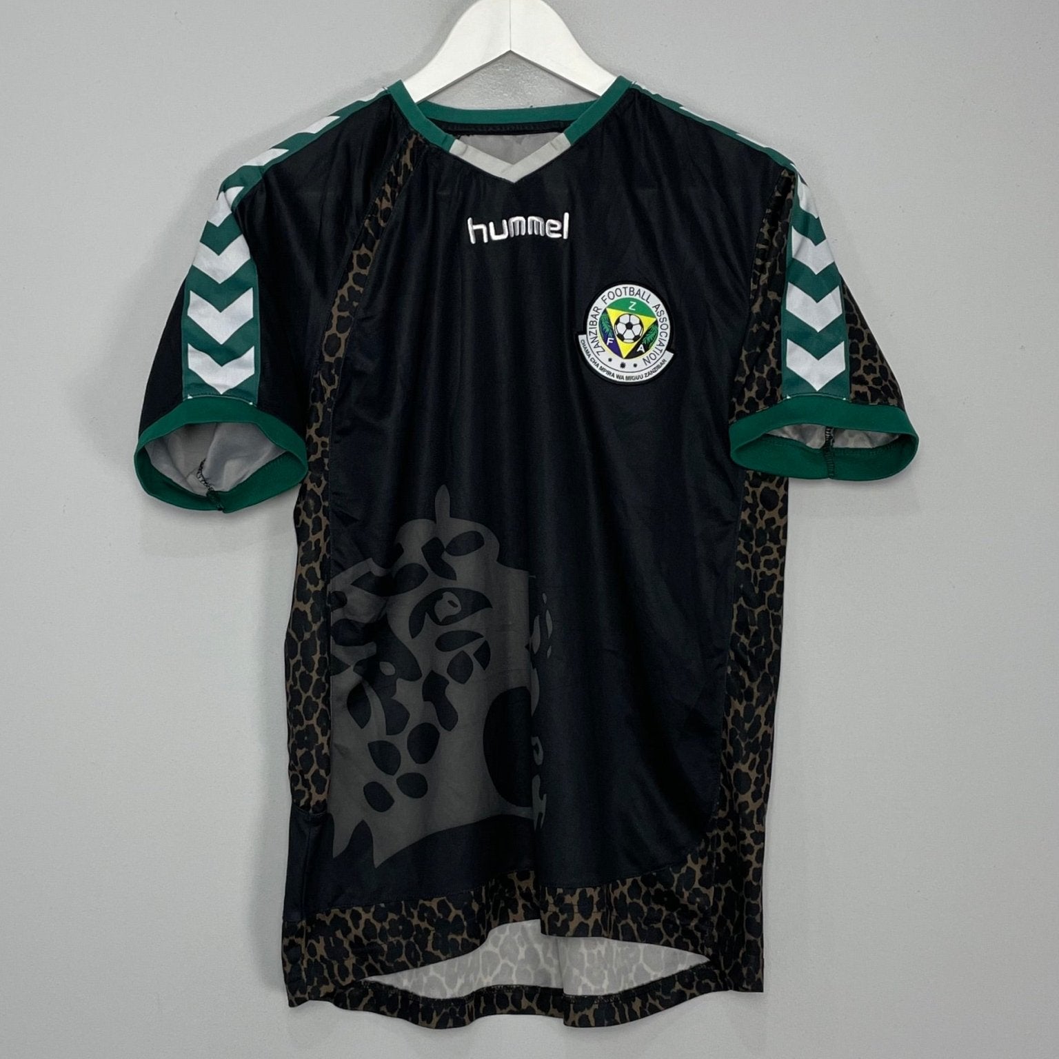Shop 2011/13 ZANZIBAR HOME SHIRT (M) HUMMEL, classic football shirts, vintage football shirts & retro soccer jerseys at Cult Kits