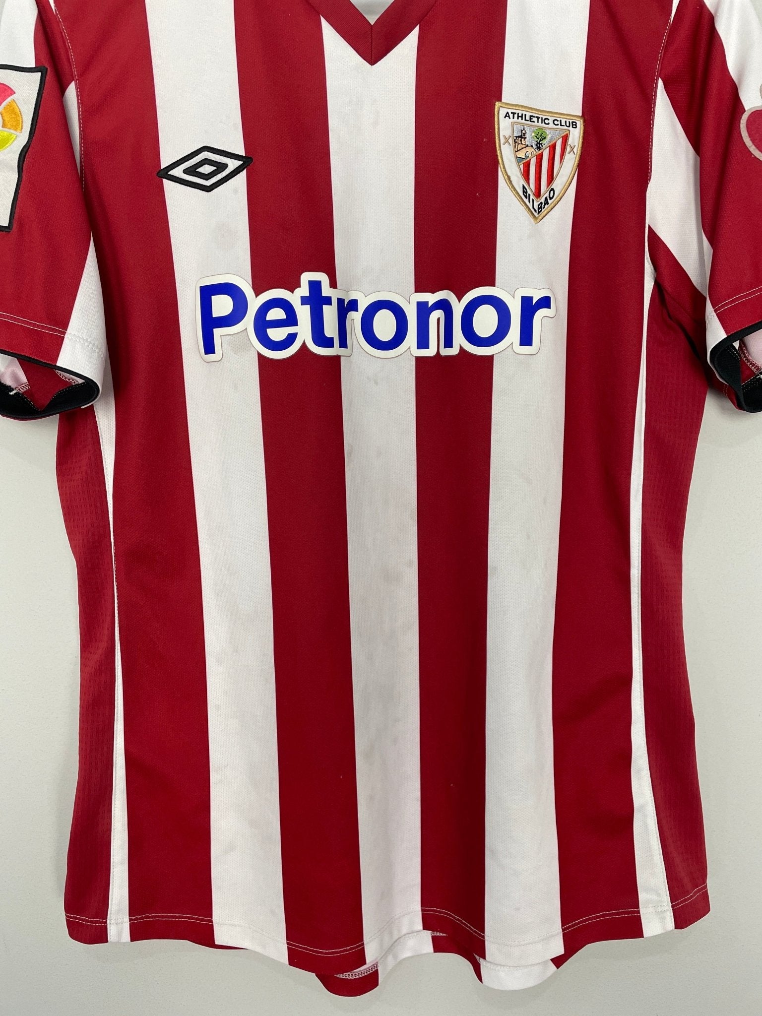Shop 2012/13 ATHLETIC BILBAO HOME SHIRT (M) UMBRO, classic football shirts, vintage football shirts & retro soccer jerseys at Cult Kits