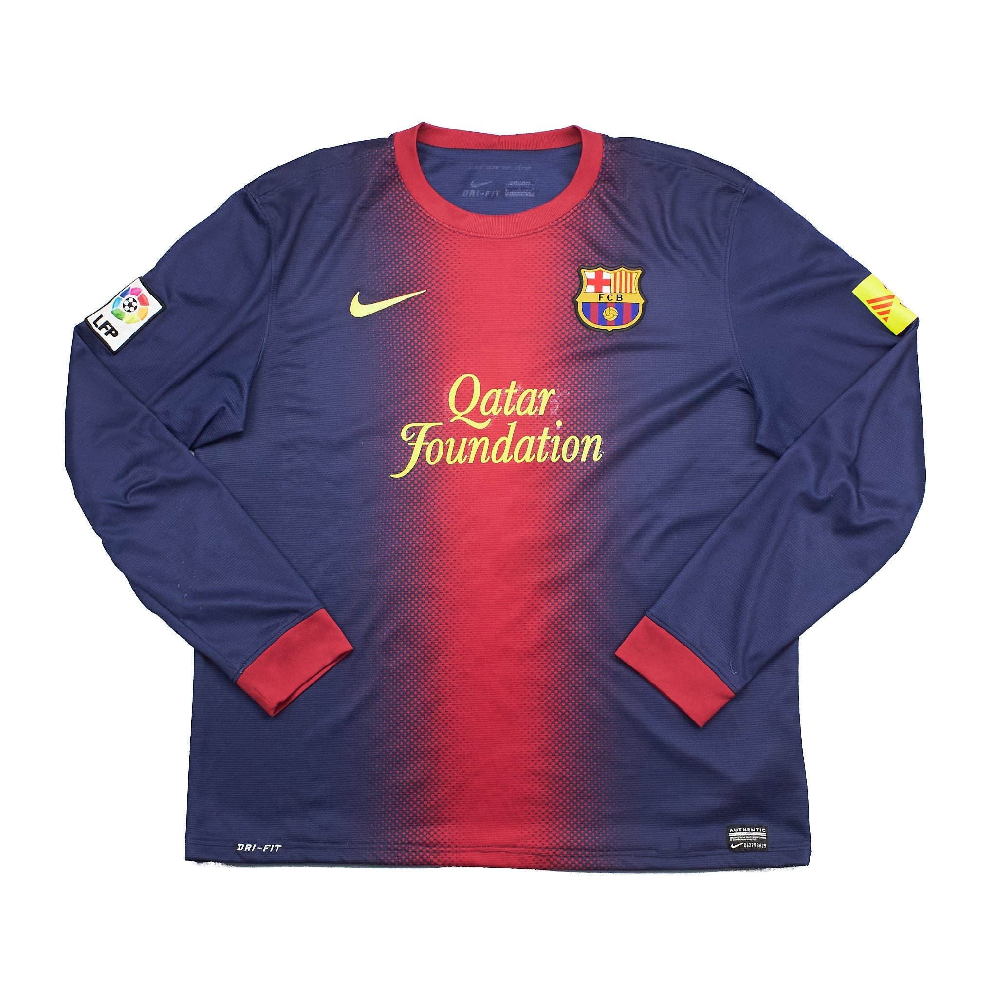 Buy 2012/13 Barcelona A. Iniesta 8 *With Alteration* Home Shirt (L) Nike ~ Free worldwide shipping ~ Authentic Vintage Football Shirts from Cult Kits