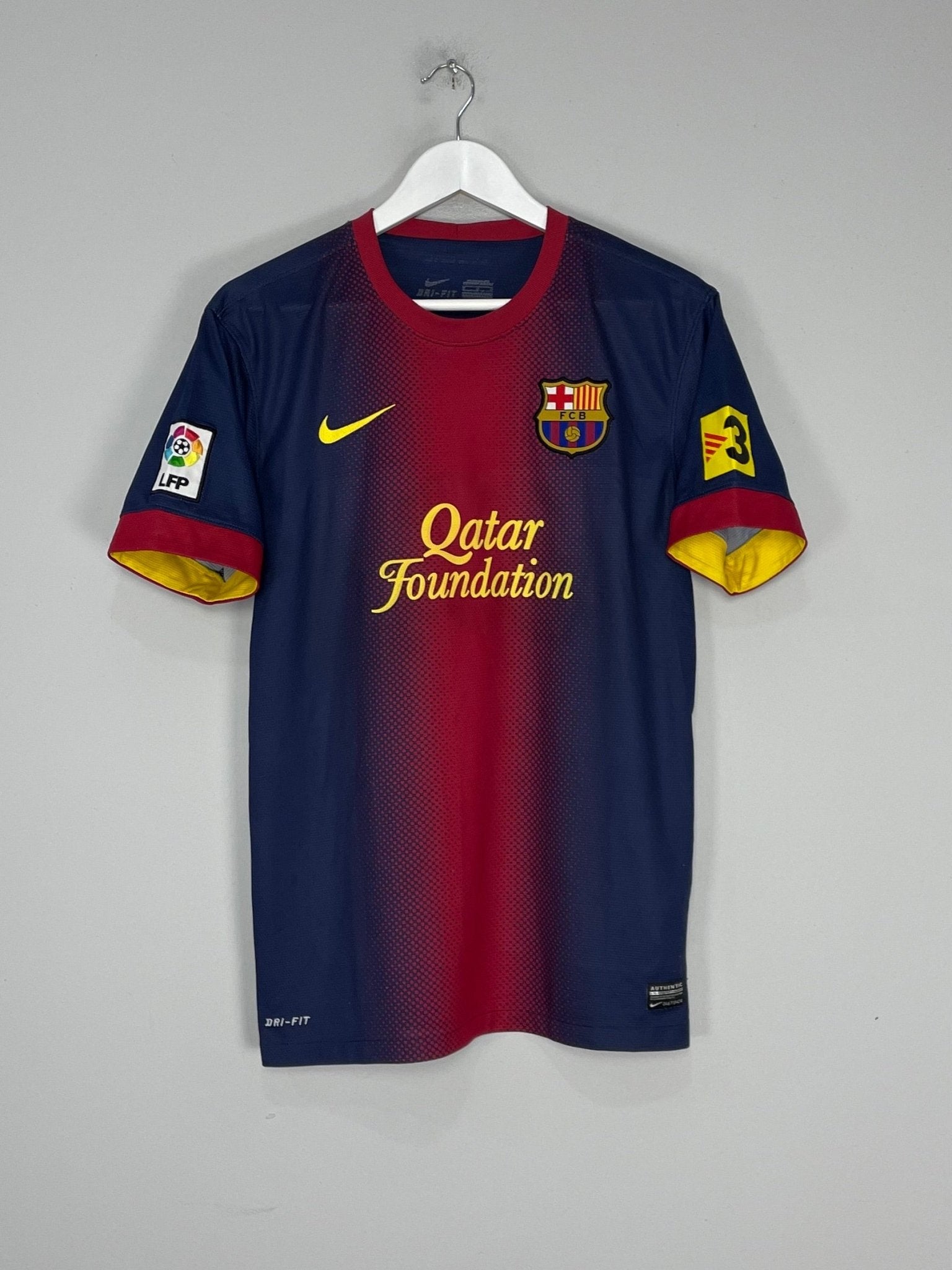 Shop 2012/13 BARCELONA A.INIESTA #8 HOME SHIRT (M) NIKE, classic football shirts, vintage football shirts & retro soccer jerseys at Cult Kits