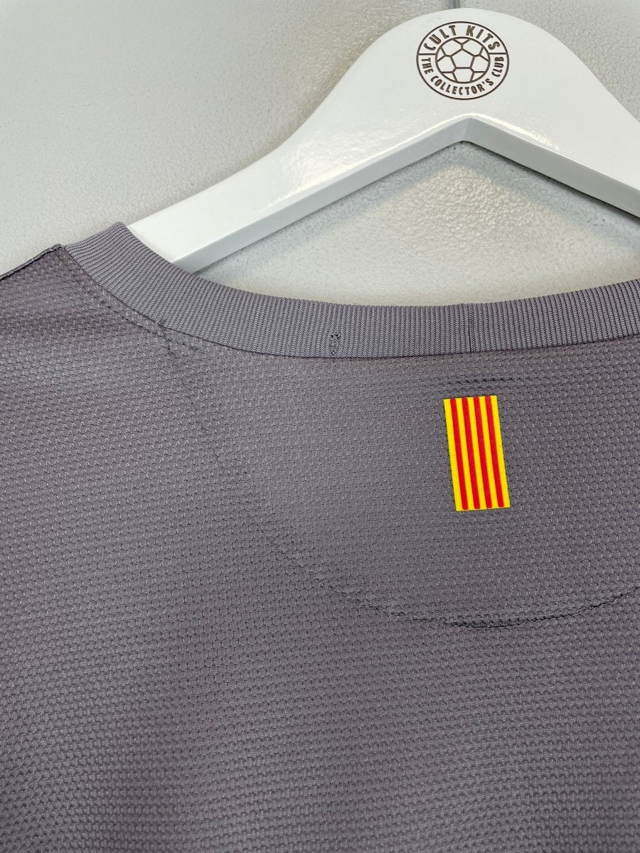 2012/13 BARCELONA GK SHIRT (XL) NIKE - Cult Kits - XL - Buy Vintage Football Shirts, Authentic Retro Football Shirts For Sale, Classic Football Shirts & Soccer Jersey
