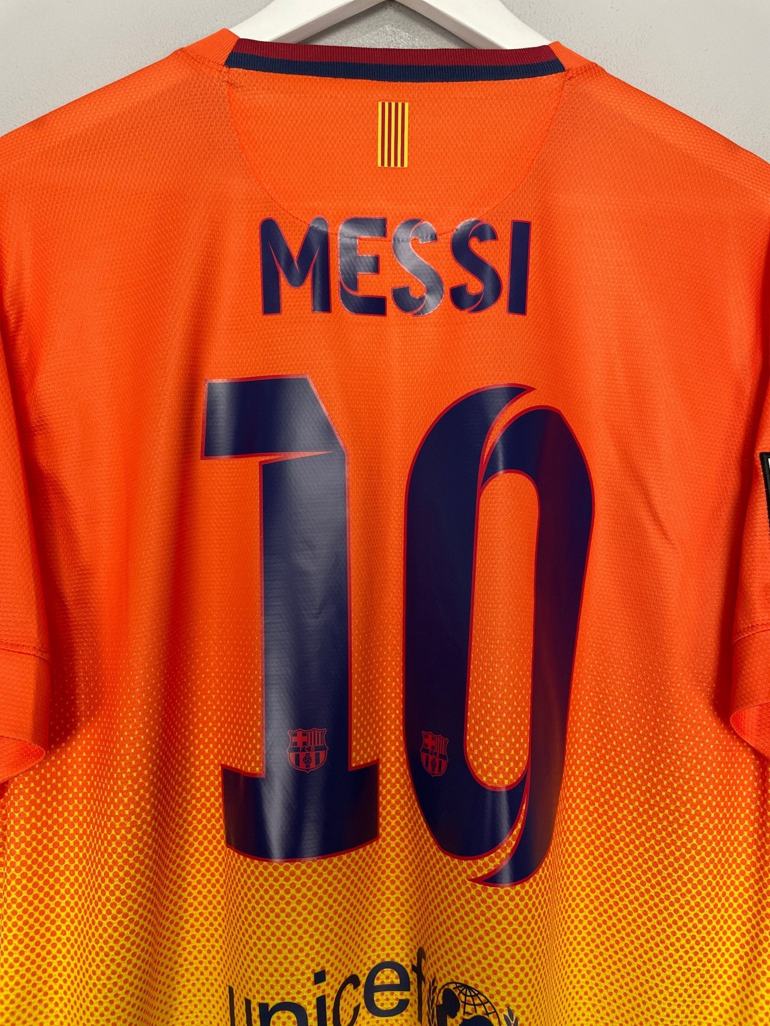 Shop 2012/13 BARCELONA MESSI #10 AWAY SHIRT (L) NIKE, classic football shirts, vintage football shirts & retro soccer jerseys at Cult Kits
