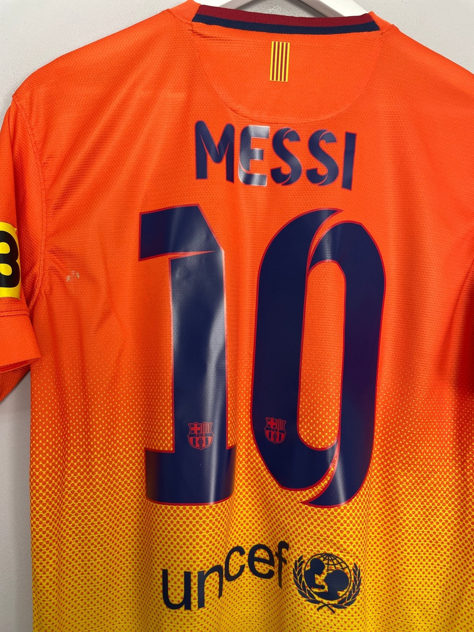 Shop 2012/13 BARCELONA MESSI #10 AWAY SHIRT (M) NIKE, classic football shirts, vintage football shirts & retro soccer jerseys at Cult Kits