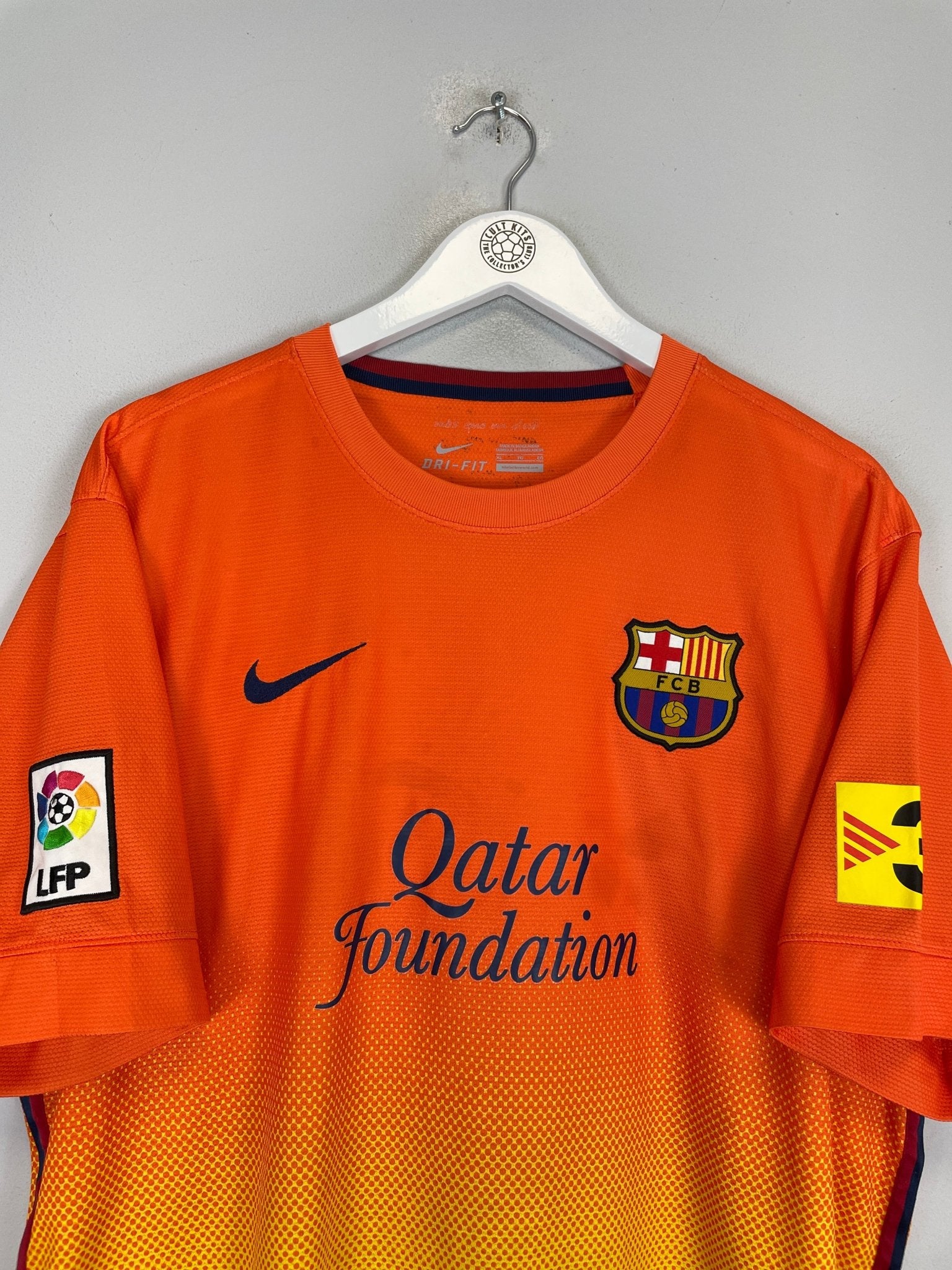 Shop 2012/13 BARCELONA MESSI #10 AWAY SHIRT (XL) NIKE, classic football shirts, vintage football shirts & retro soccer jerseys at Cult Kits