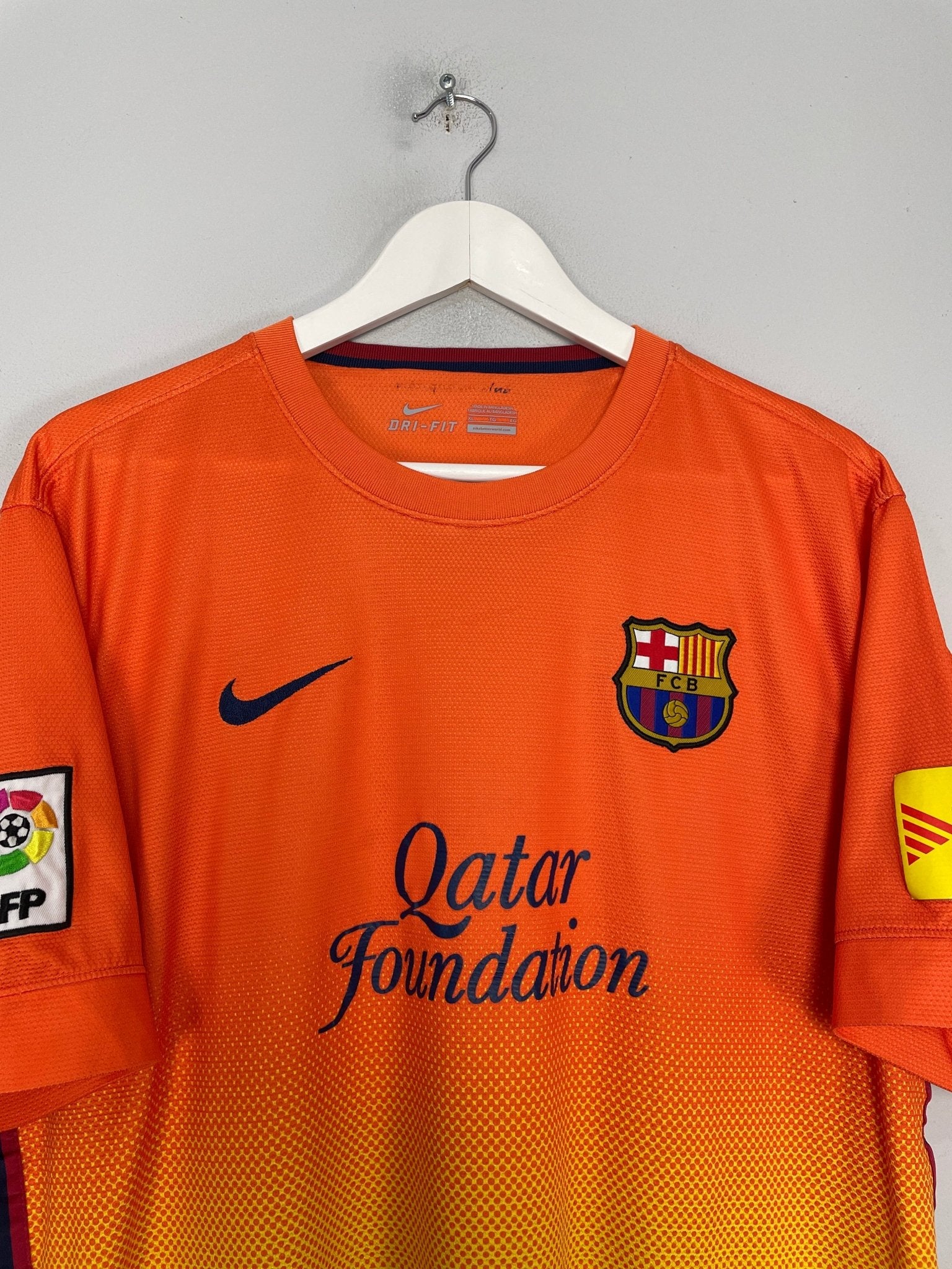 Shop 2012/13 BARCELONA MESSI #10 AWAY SHIRT (XL) NIKE, classic football shirts, vintage football shirts & retro soccer jerseys at Cult Kits
