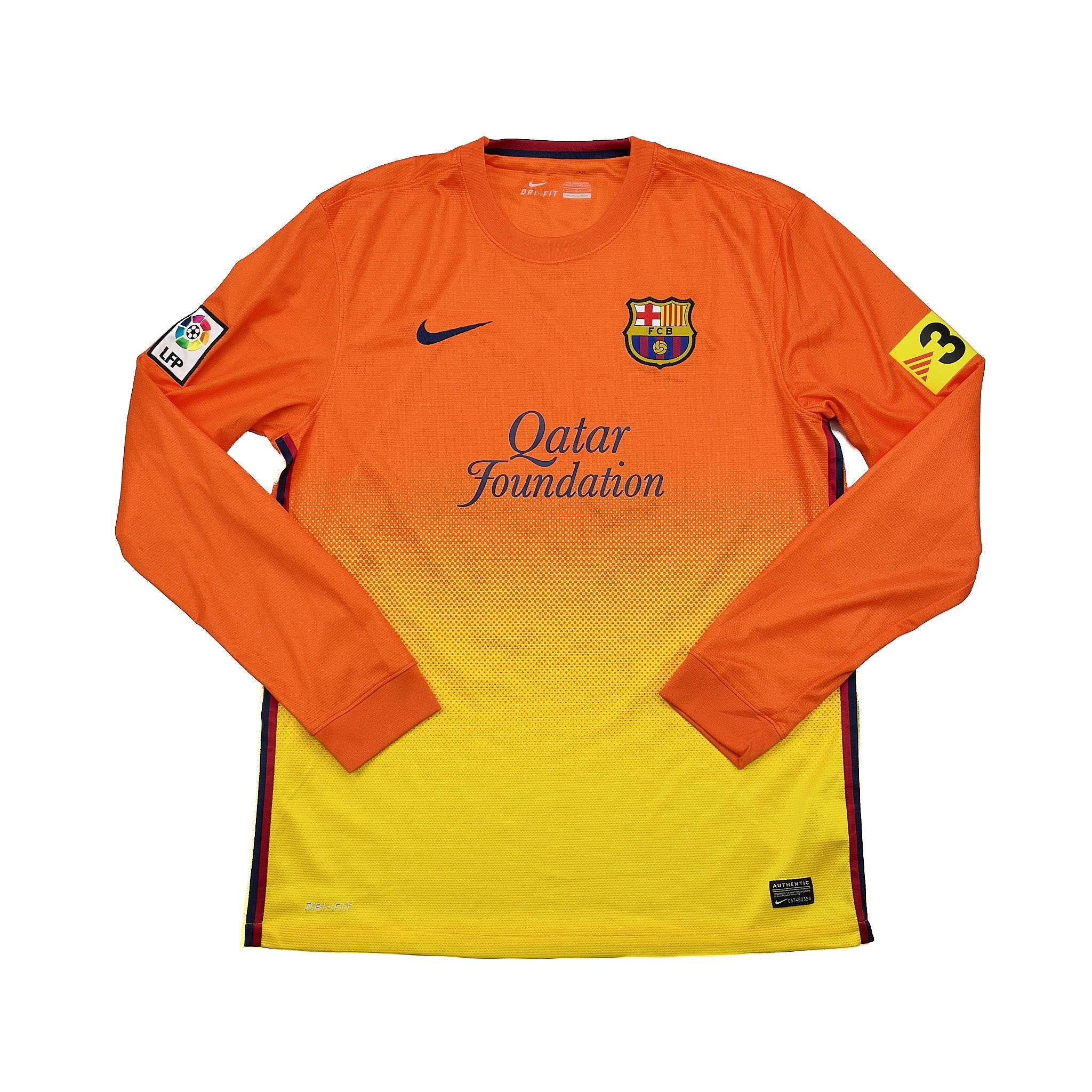 Buy 2012/13 Barcelona Messi 19 L/S Away Shirt (L) Nike ~ Free worldwide shipping available ~ Authentic Vintage Football Shirts from Cult Kits