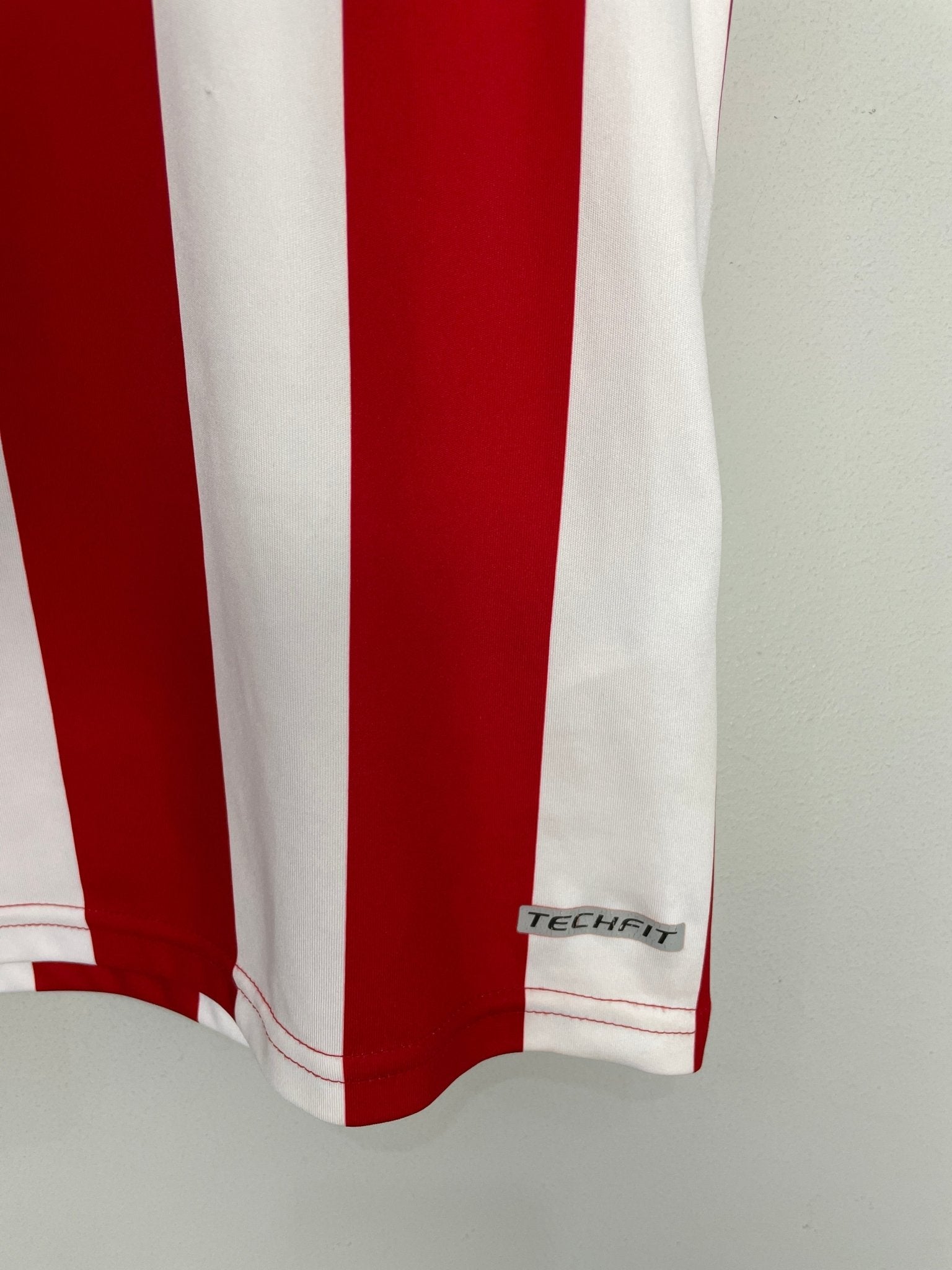 Shop 2012/13 CHIVAS GUADALAJARA *PLAYER ISSUE* HOME SHIRT (M) ADIDAS, classic football shirts, vintage football shirts & retro soccer jerseys at Cult Kits