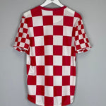 2012/13 CROATIA HOME SHIRT (M) NIKE - Cult Kits - Medium - Buy Vintage Football Shirts, Authentic Retro Football Shirts For Sale, Classic Football Shirts & Soccer Jersey