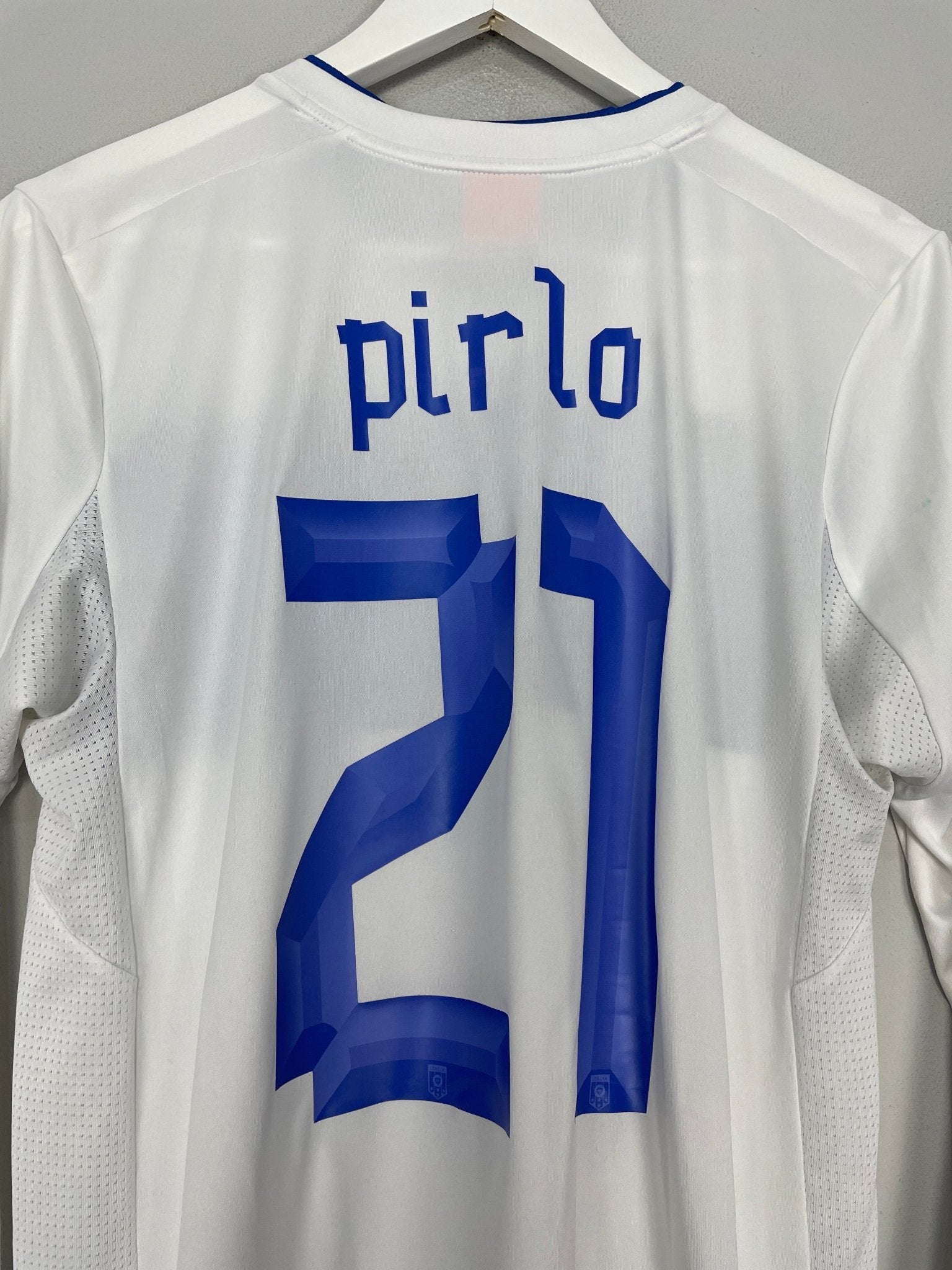 Shop 2012/13 ITALY PIRLO #21 L/S AWAY SHIRT (S) PUMA, classic football shirts, vintage football shirts & retro soccer jerseys at Cult Kits
