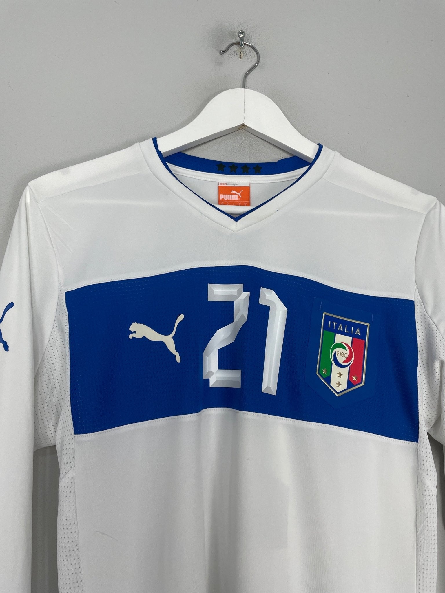 Shop 2012/13 ITALY PIRLO #21 L/S AWAY SHIRT (S) PUMA, classic football shirts, vintage football shirts & retro soccer jerseys at Cult Kits