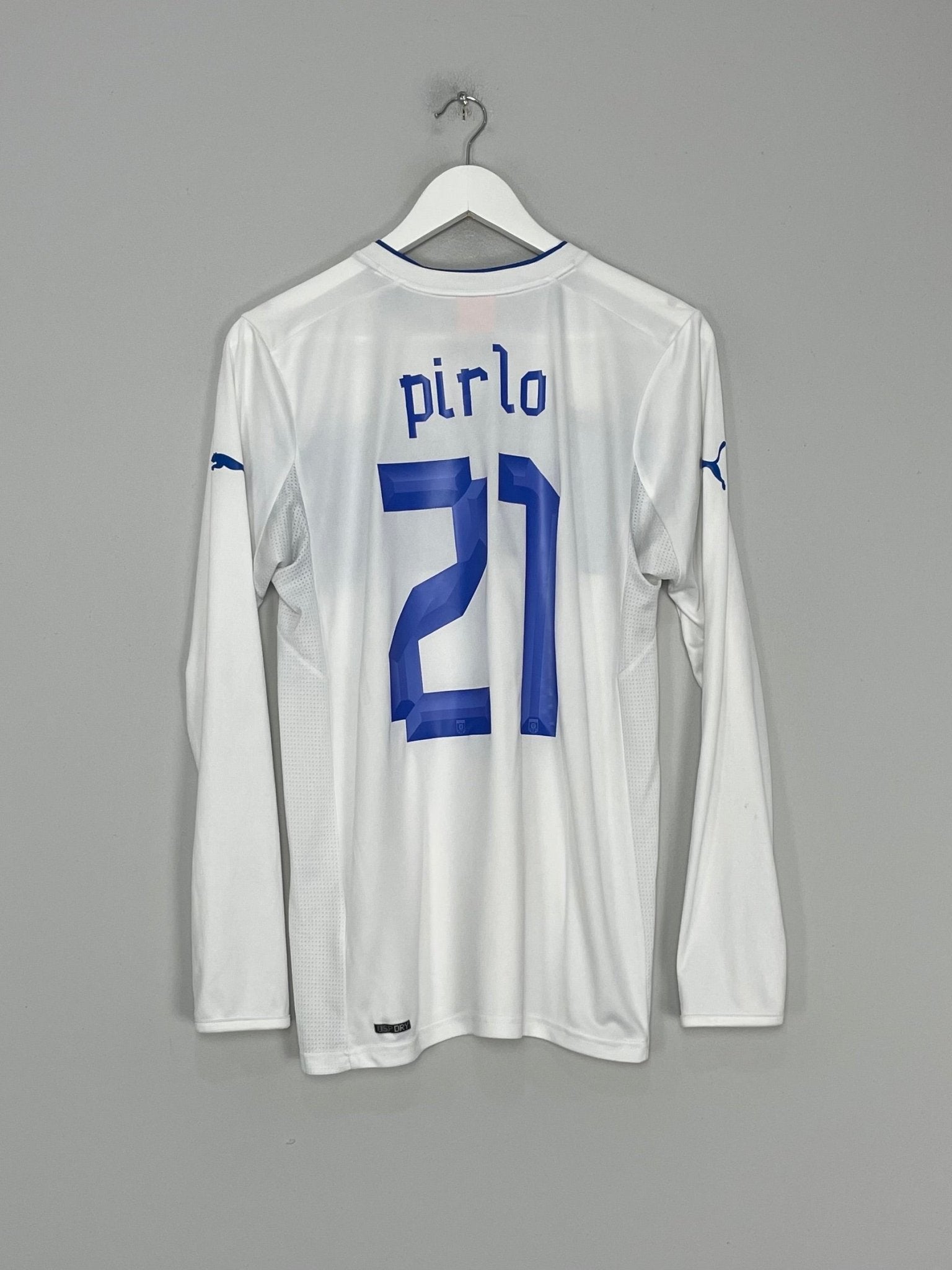 Shop 2012/13 ITALY PIRLO #21 L/S AWAY SHIRT (S) PUMA, classic football shirts, vintage football shirts & retro soccer jerseys at Cult Kits