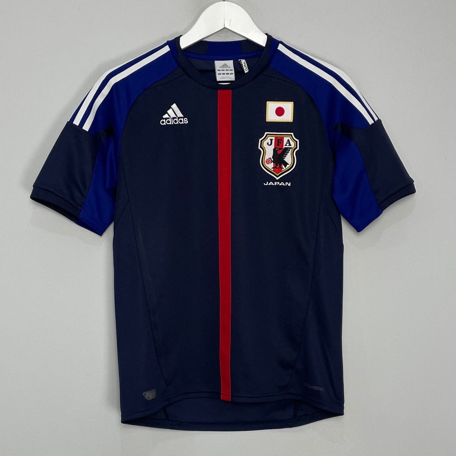 Shop 2012/13 JAPAN HOME SHIRT (XS) ADIDAS, classic football shirts, vintage football shirts & retro soccer jerseys at Cult Kits