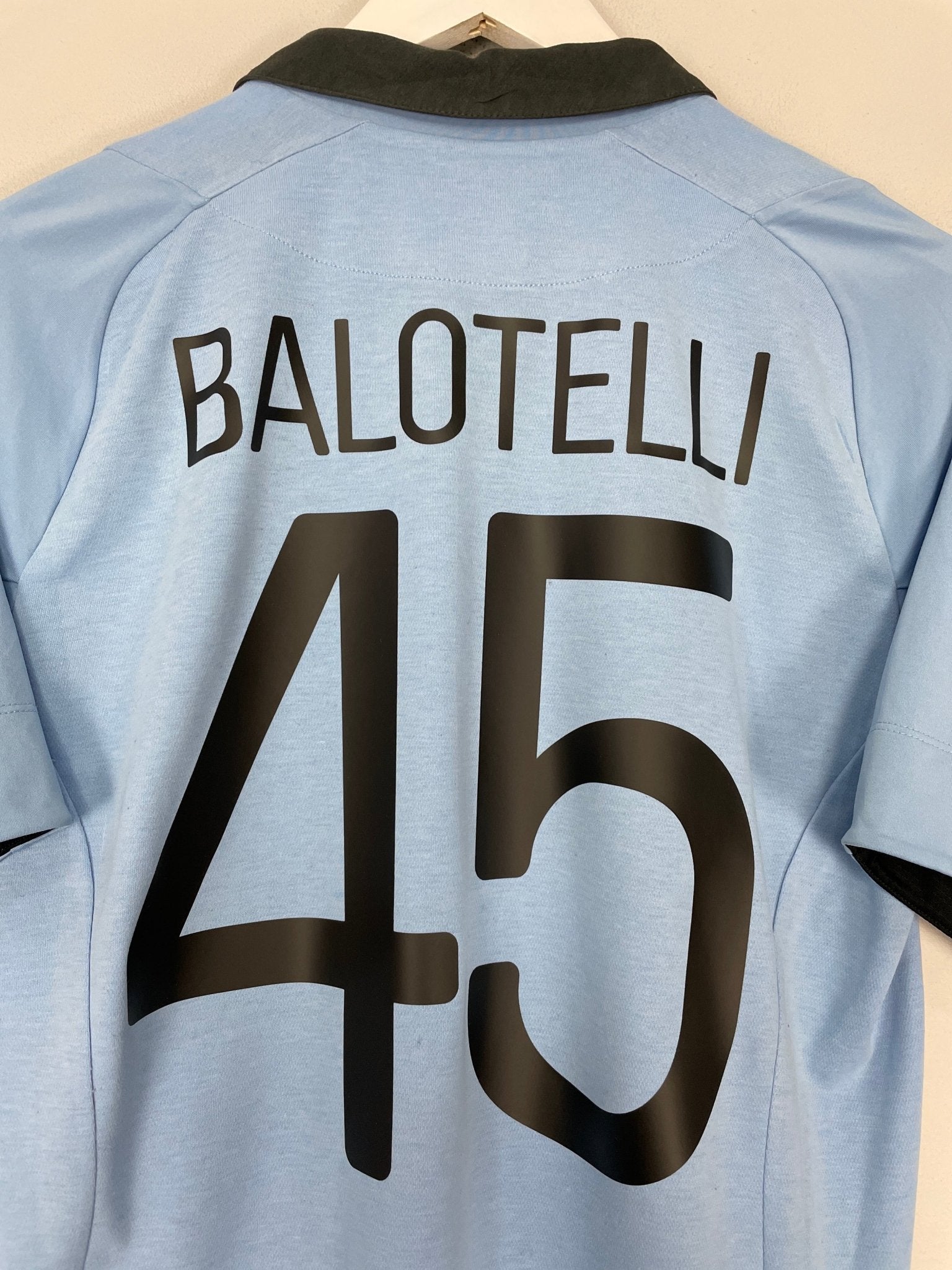 Shop 2012/13 MANCHESTER CITY BALOTELLI #45 HOME SHIRT (M) UMBRO, classic football shirts, vintage football shirts & retro soccer jerseys at Cult Kits