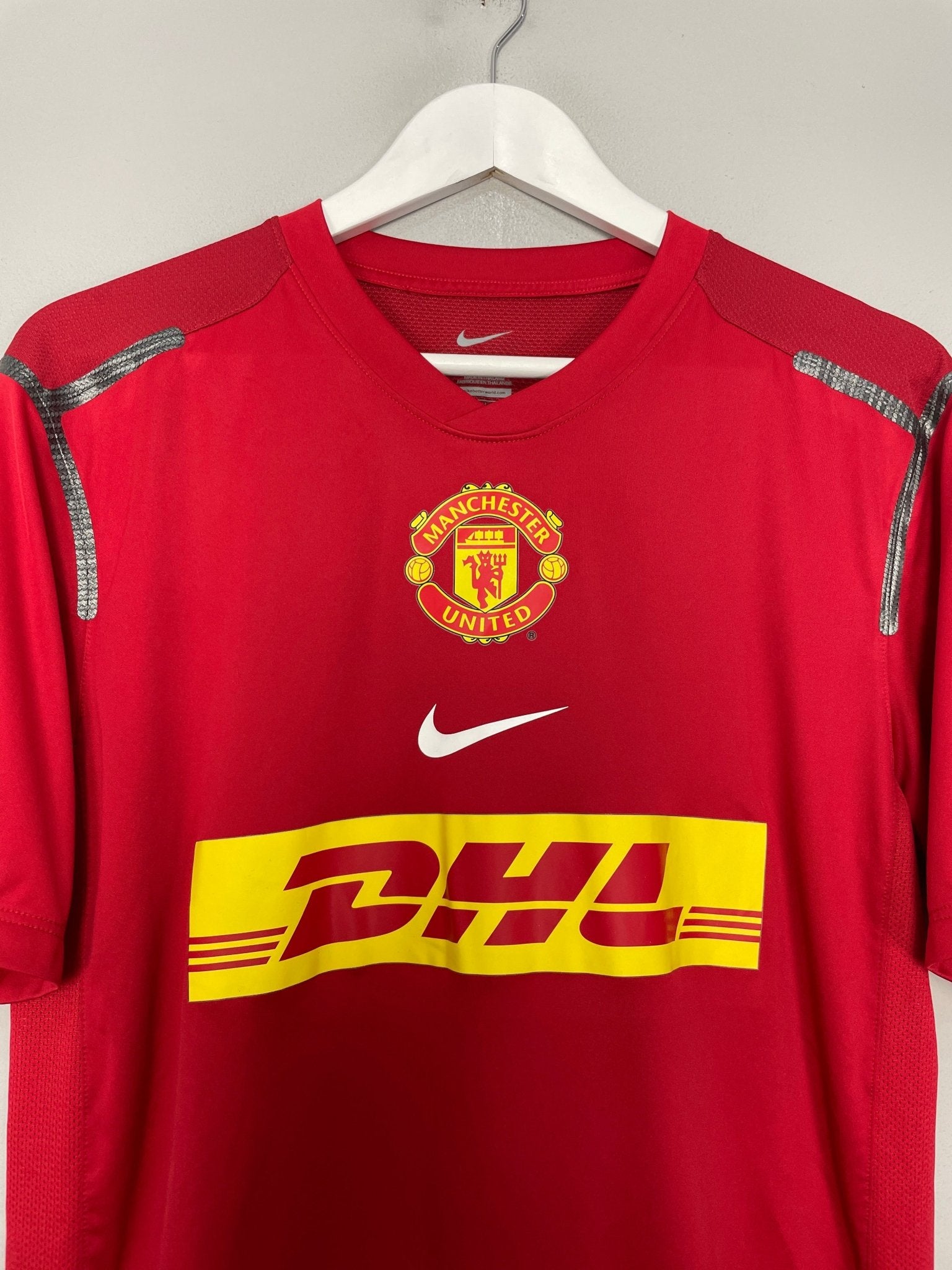 Shop 2012/13 MANCHESTER UNITED TRAINING SHIRT (M) NIKE, classic football shirts, vintage football shirts & retro soccer jerseys at Cult Kits